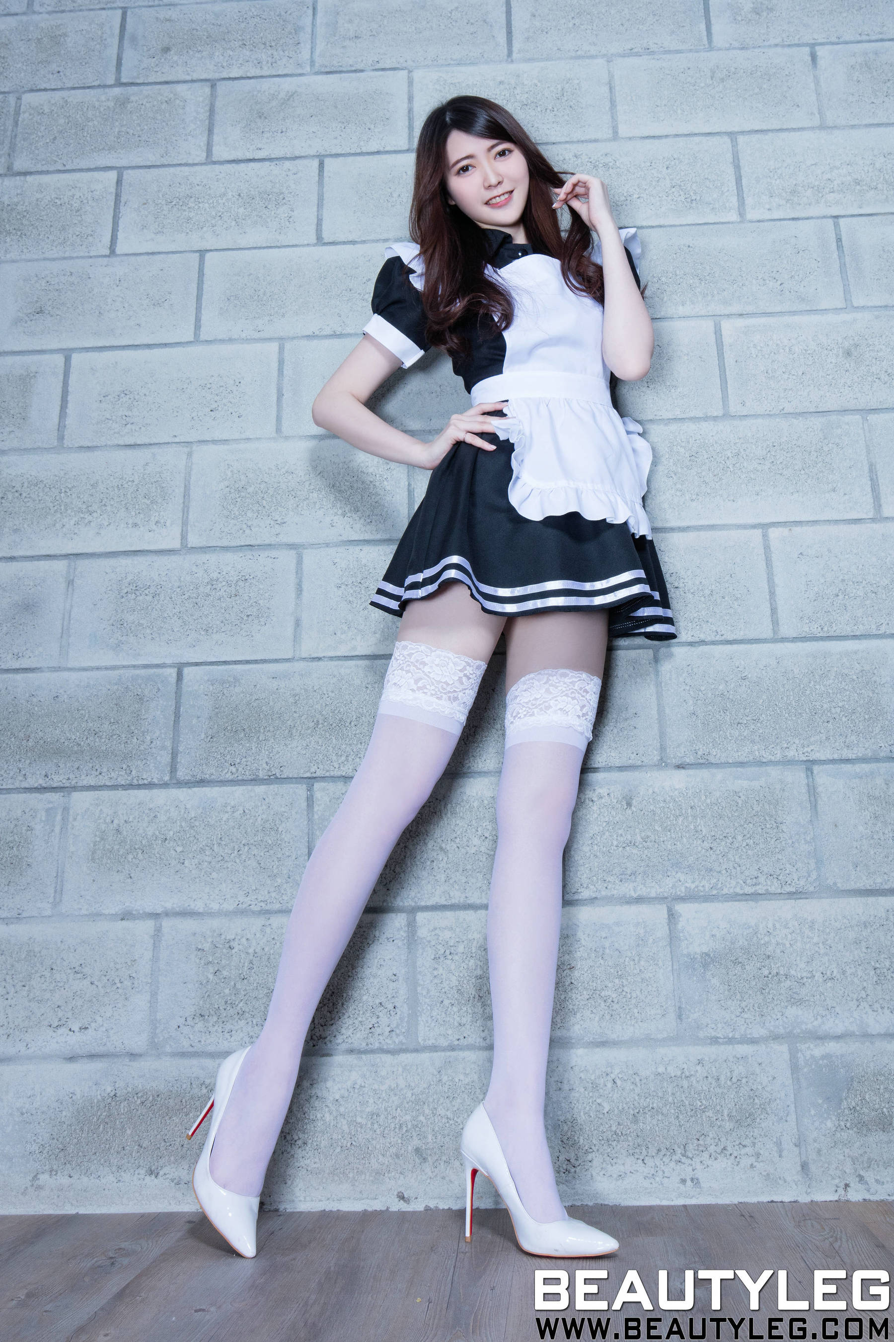 腿模黄品瑄Brindy《黑丝旗袍+套裙+女仆》  No.1543 美腿-图41