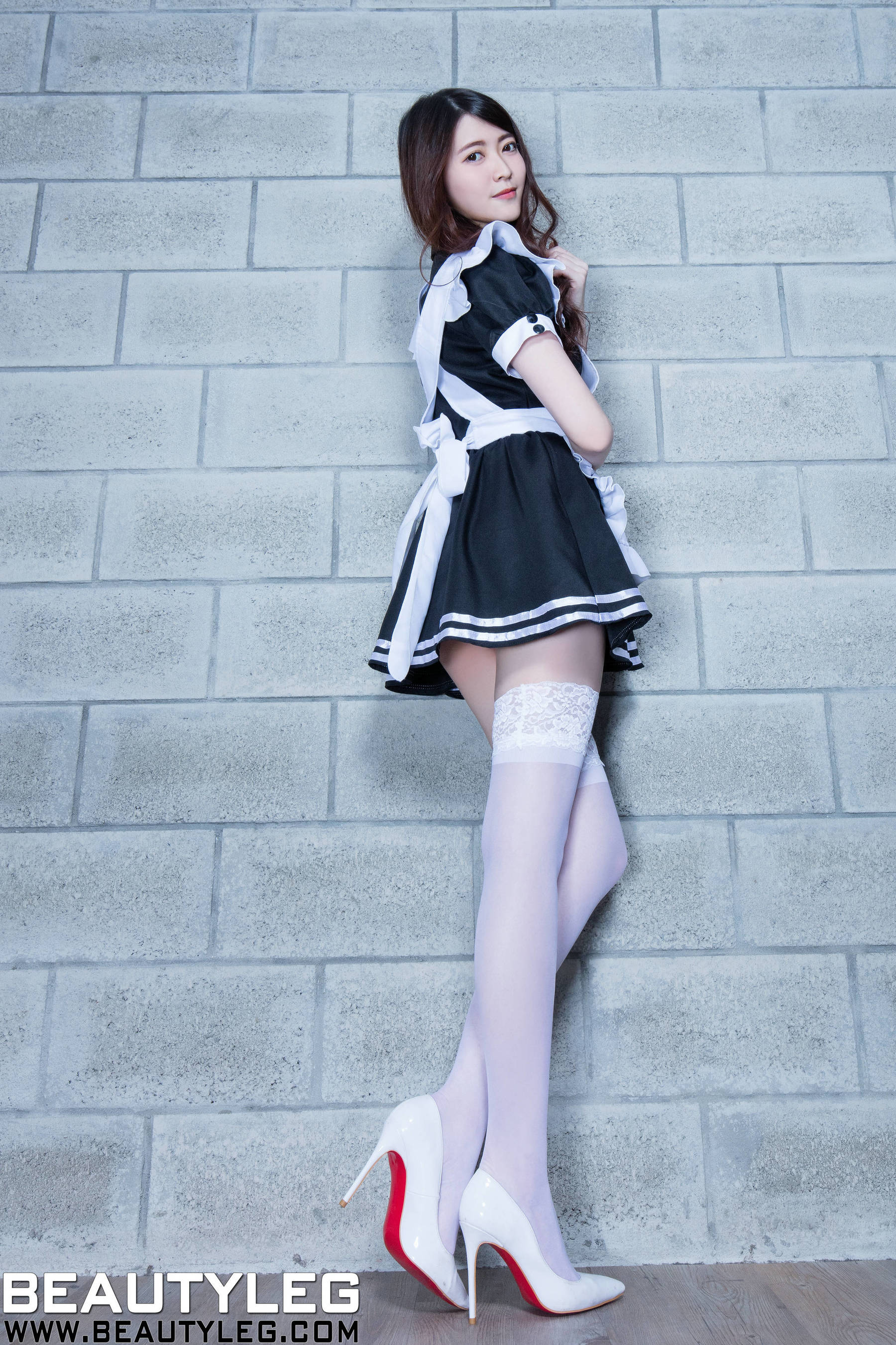 腿模黄品瑄Brindy《黑丝旗袍+套裙+女仆》  No.1543 美腿-图44