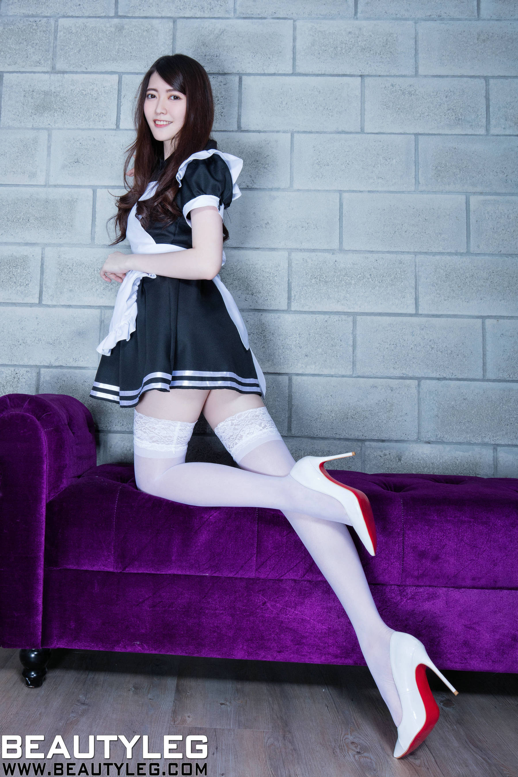 腿模黄品瑄Brindy《黑丝旗袍+套裙+女仆》  No.1543 美腿-图55