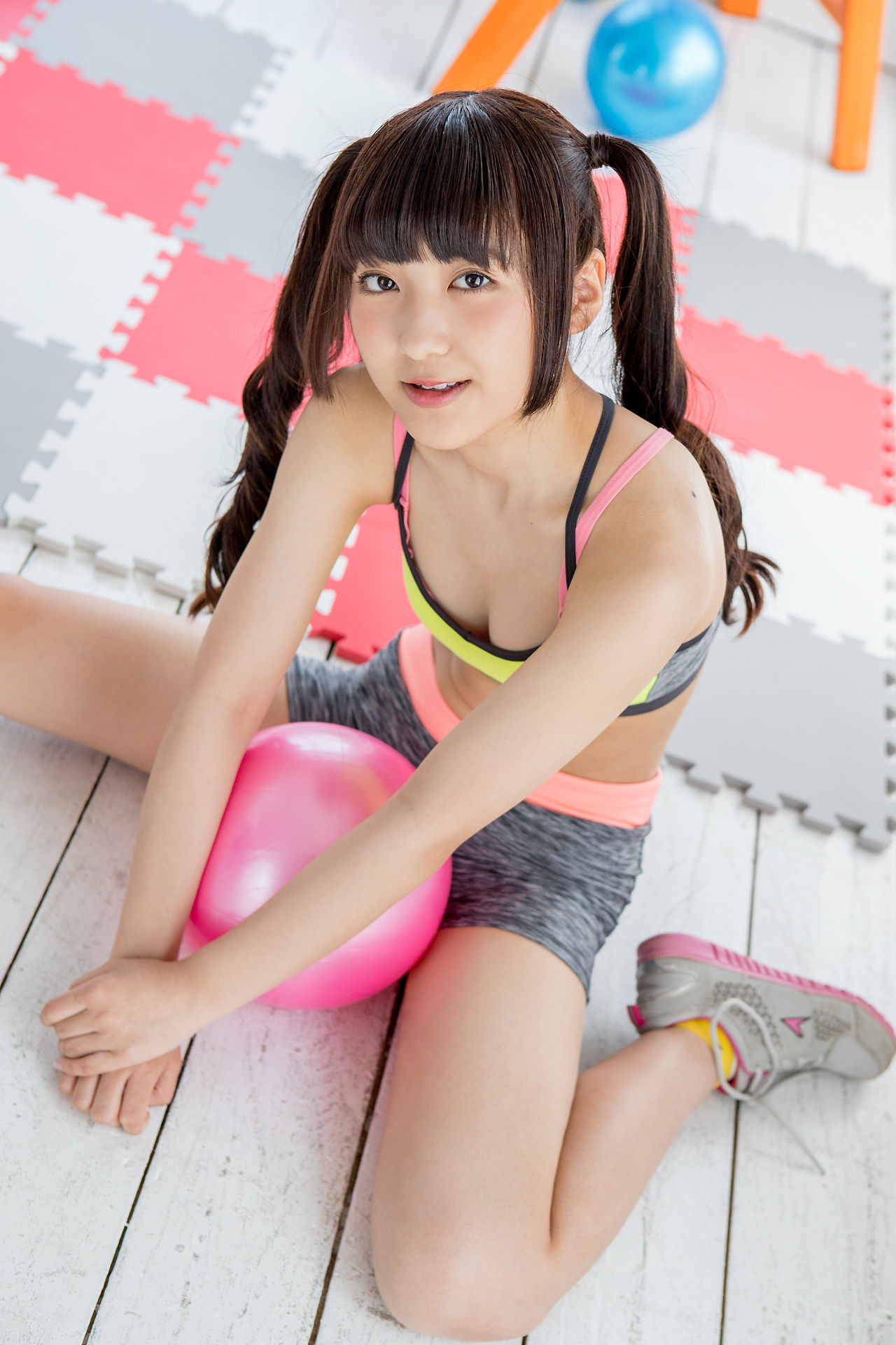 高梨あい《双马尾健身+背心系列》-图9