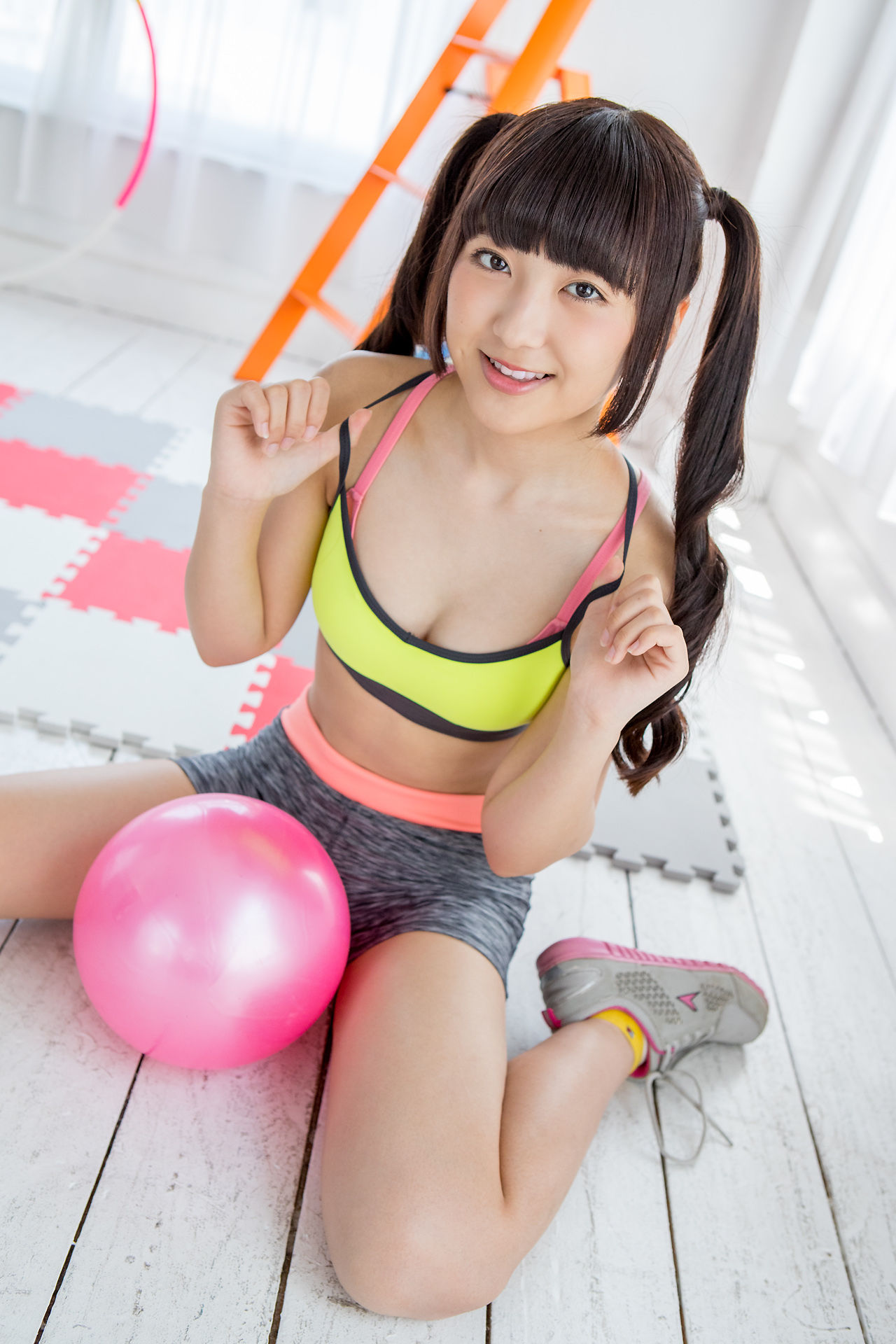 高梨あい《双马尾健身+背心系列》-图11