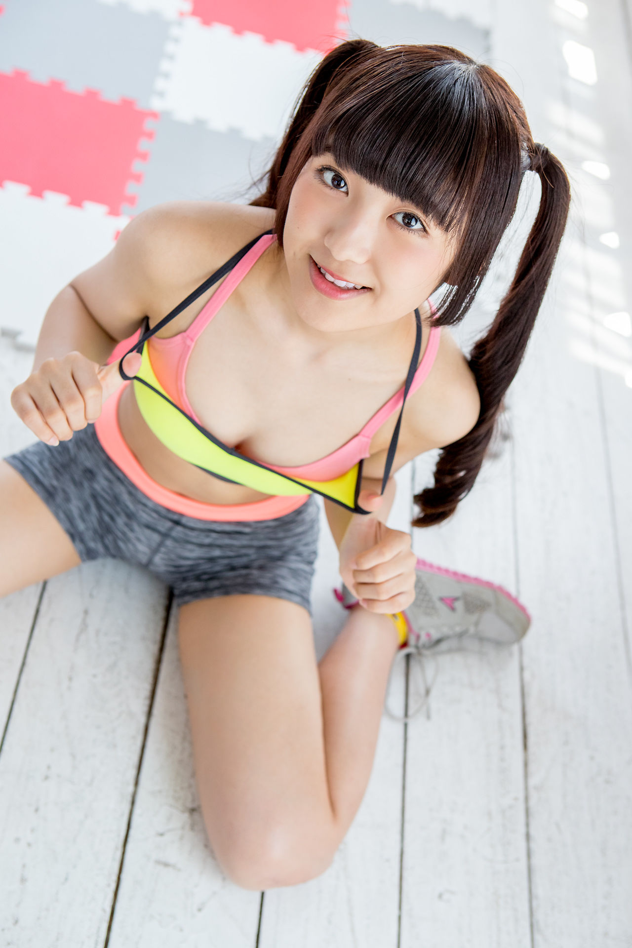 高梨あい《双马尾健身+背心系列》-图12