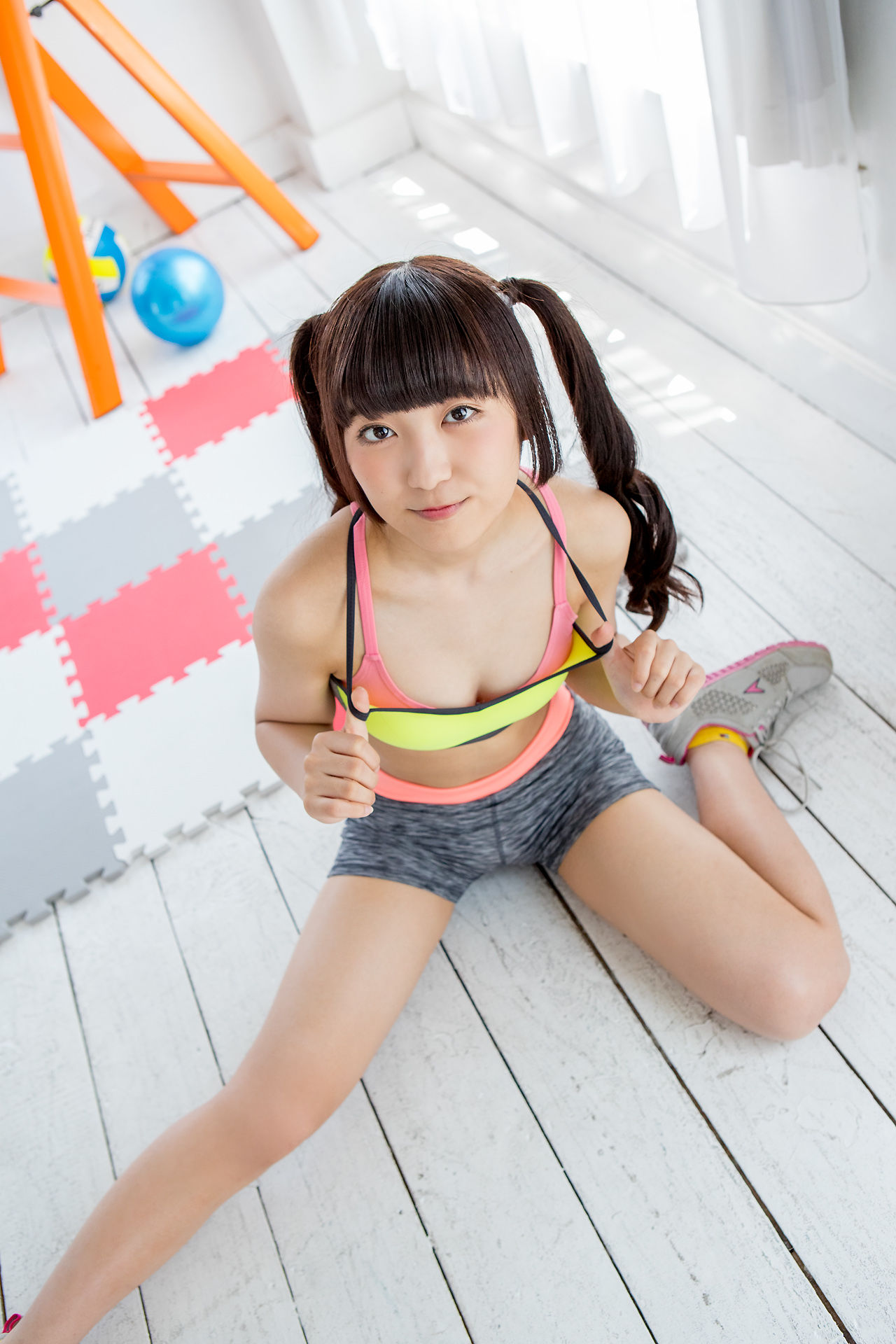 高梨あい《双马尾健身+背心系列》-图13