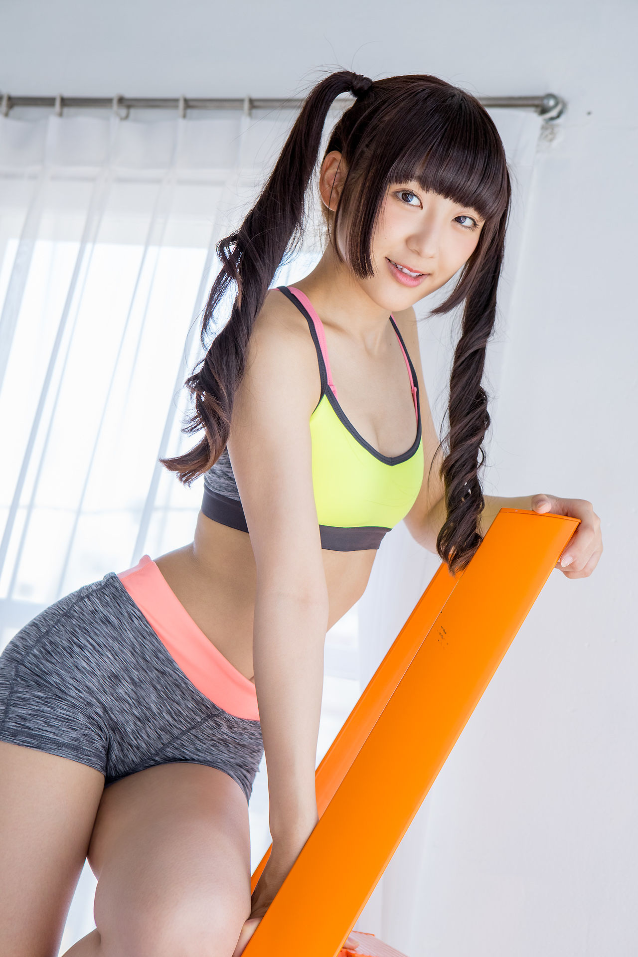 高梨あい《双马尾健身+背心系列》-图15