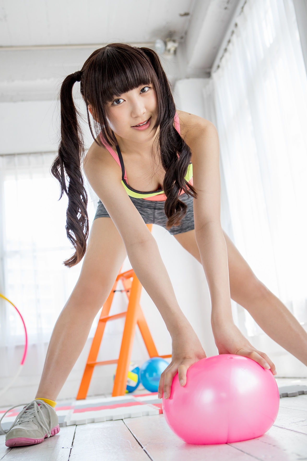 高梨あい《双马尾健身+背心系列》-图6