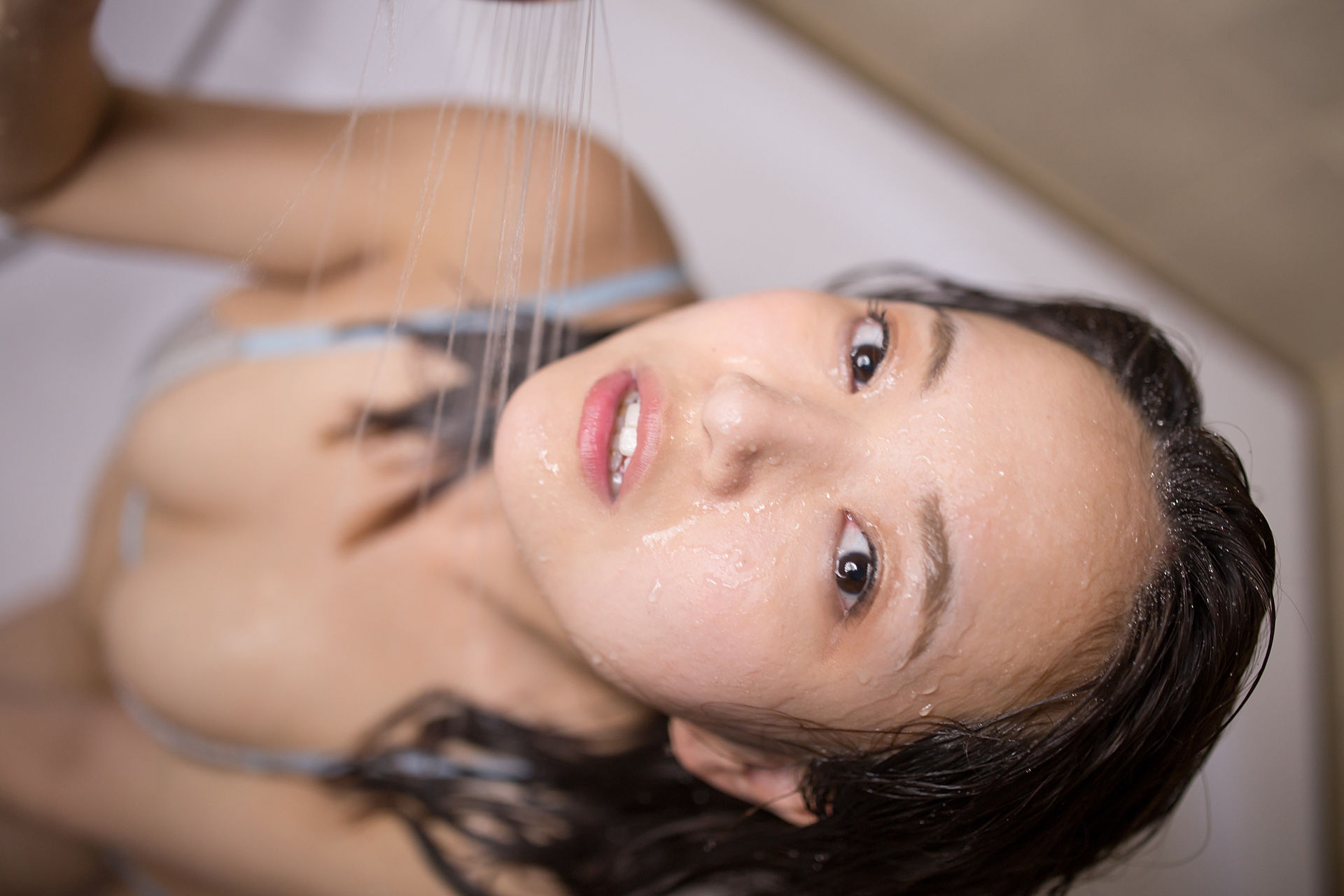 山中真由美《泳池戏水+浴室沐浴》-图73