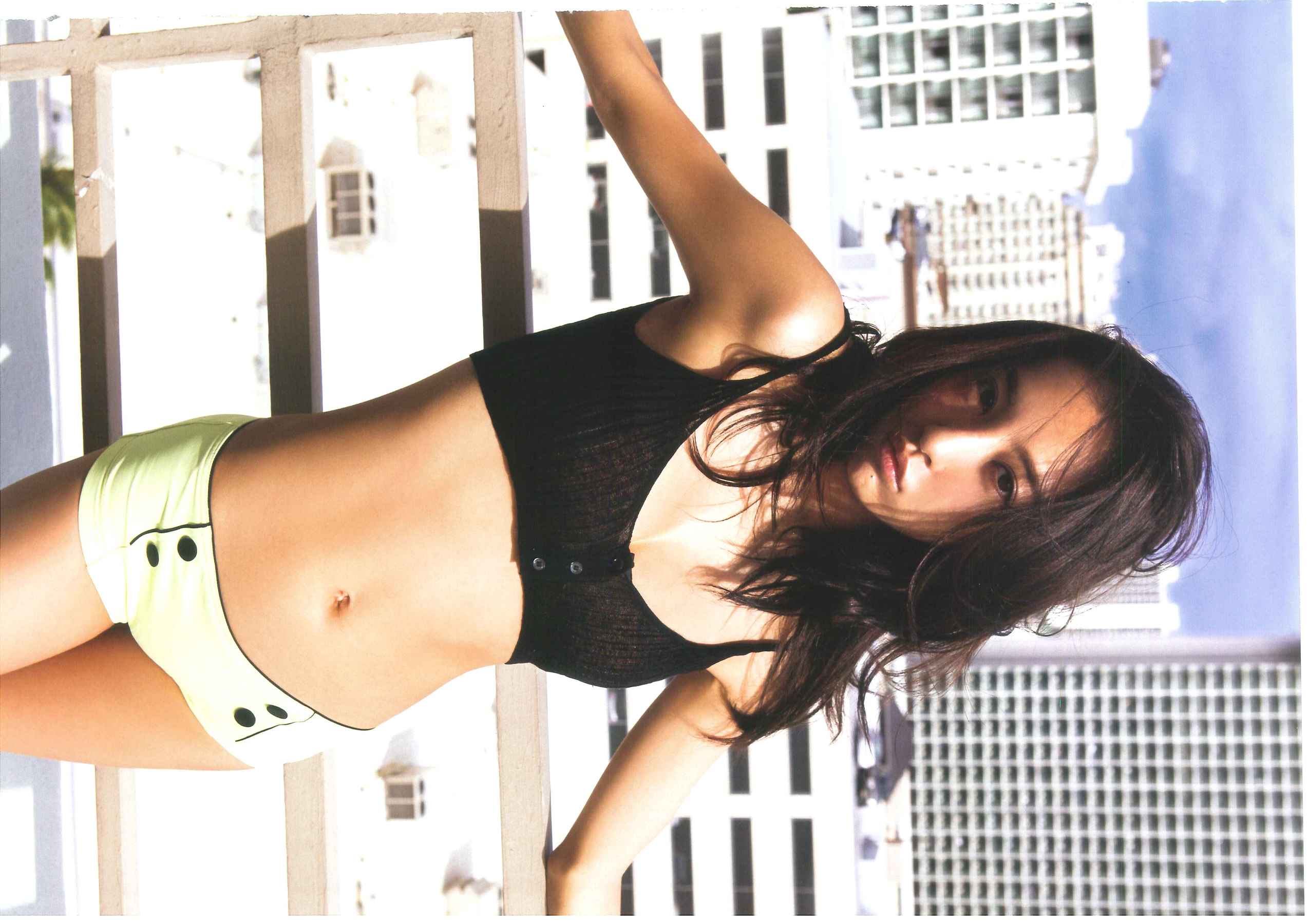 板野友美《release》-图2