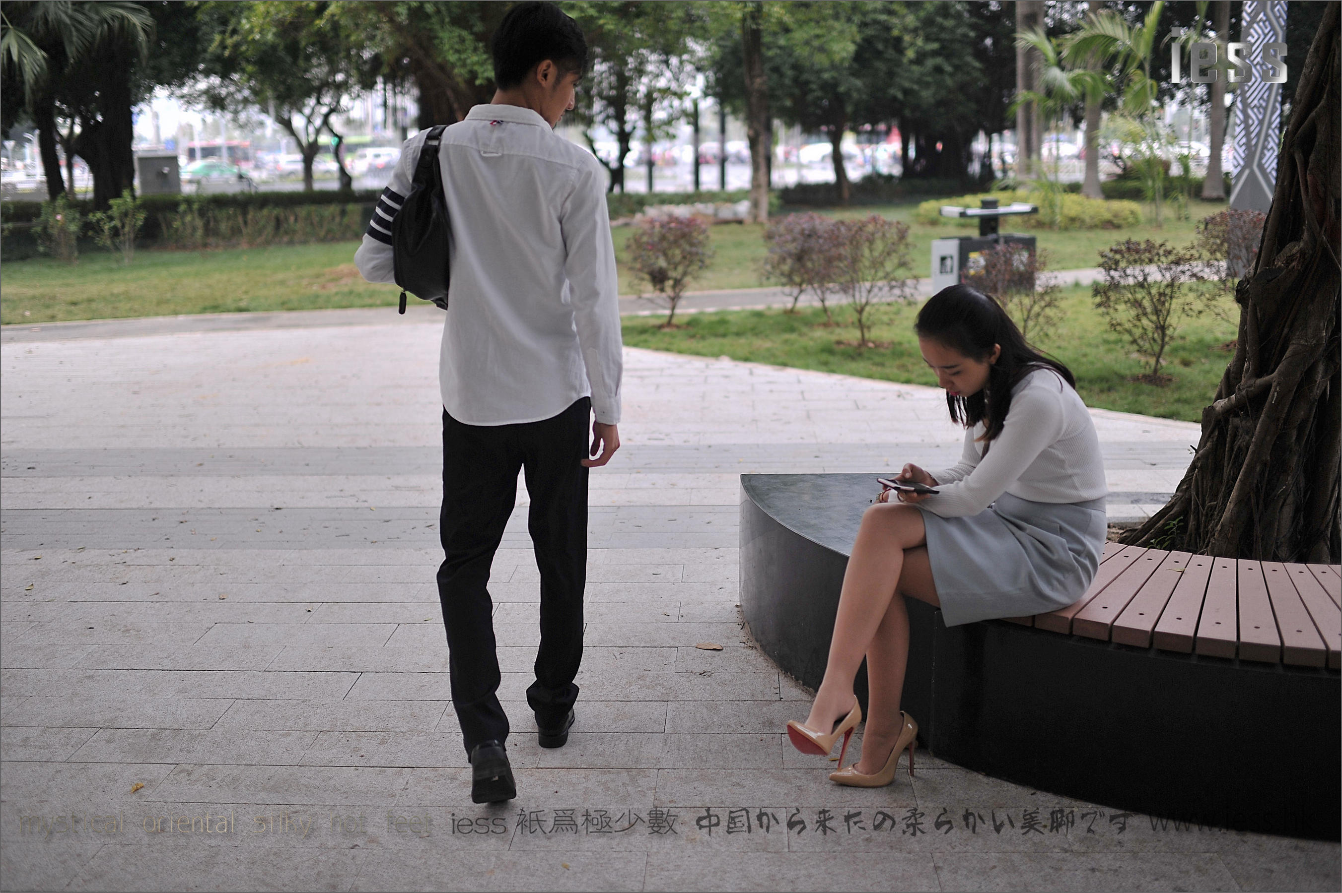 丝足便当127《户外丝袜》-图1
