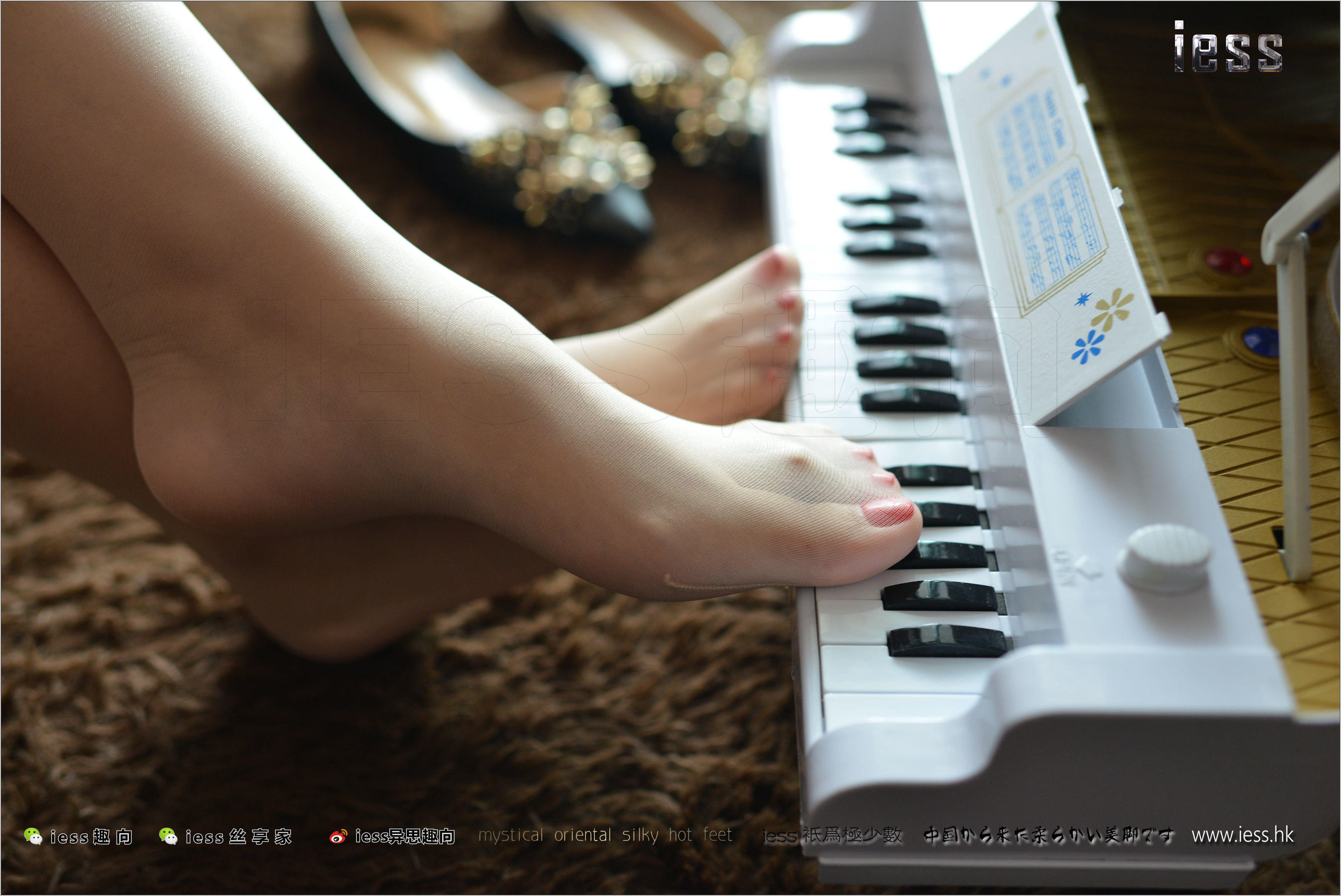 丝足便当138 人妻芳芳 《脚尖下的钢琴鸣奏曲》-图2
