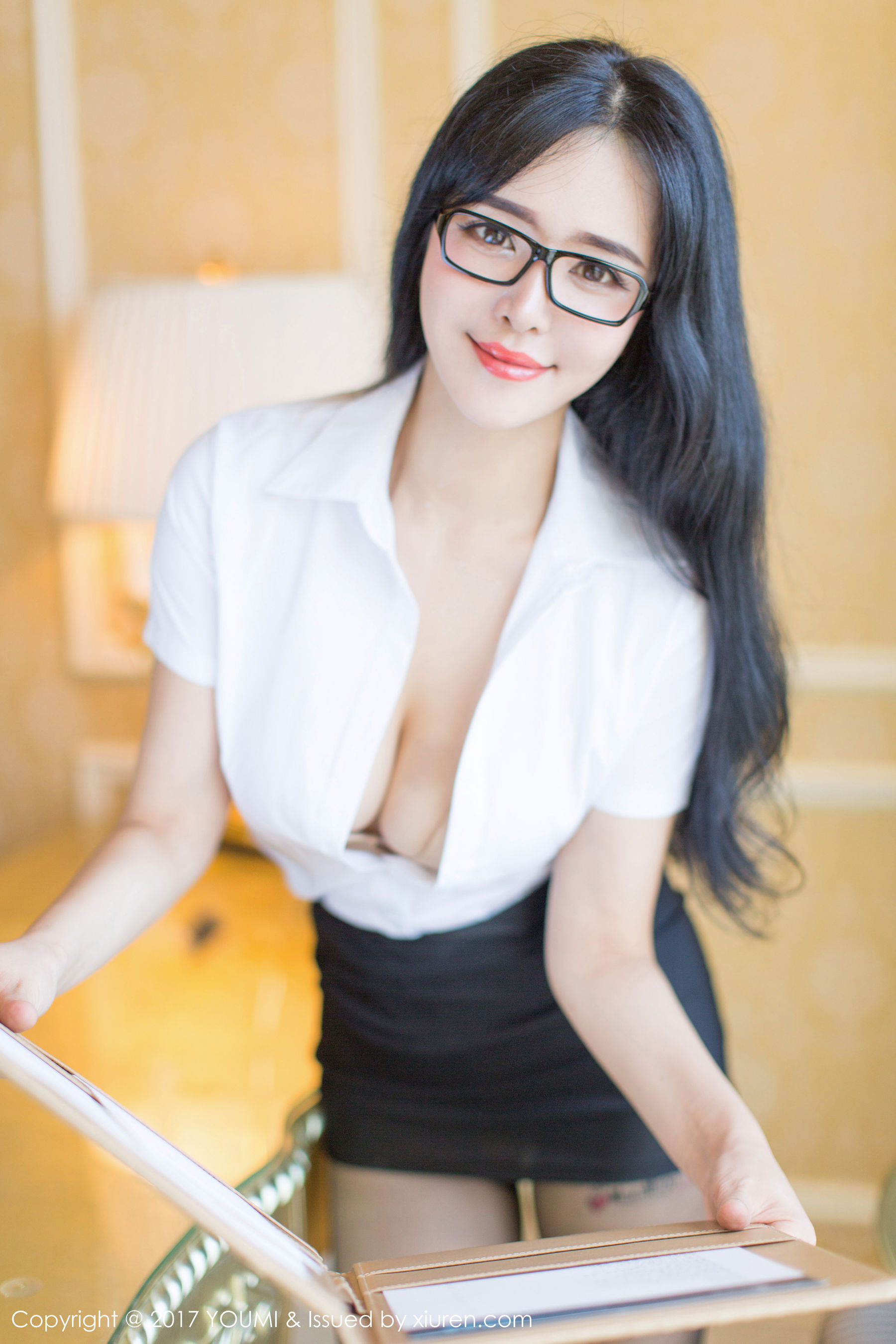刘钰儿《黑丝眼镜OL》  VOL.086-图17