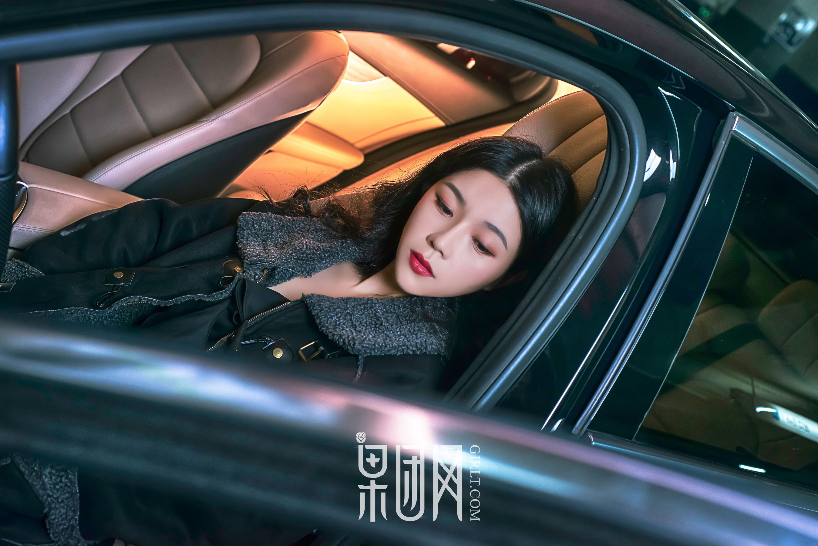 微微《美女vs豪车，你选择哪个！》  No.107-图0