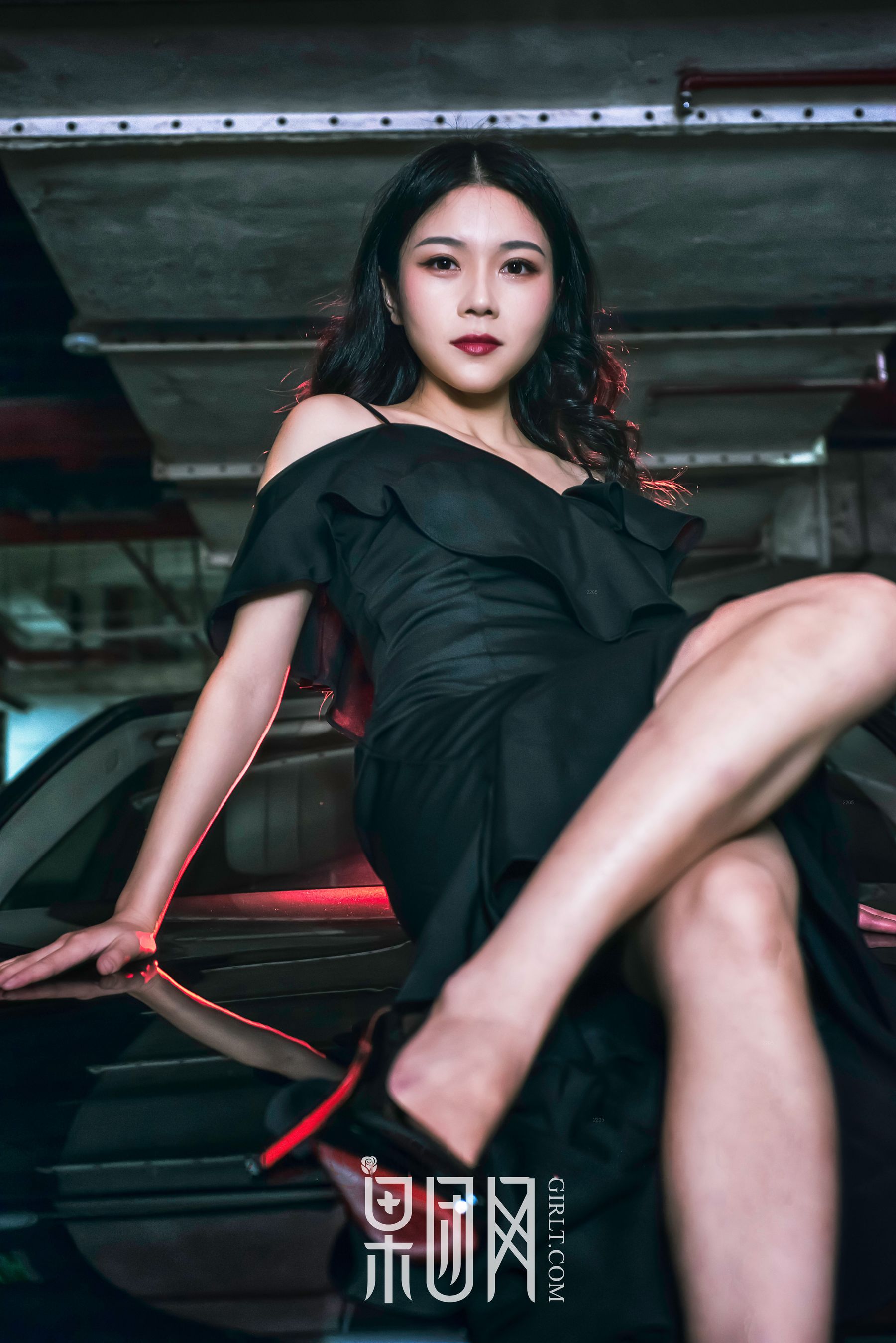 微微《美女vs豪车，你选择哪个！》  No.107-图2