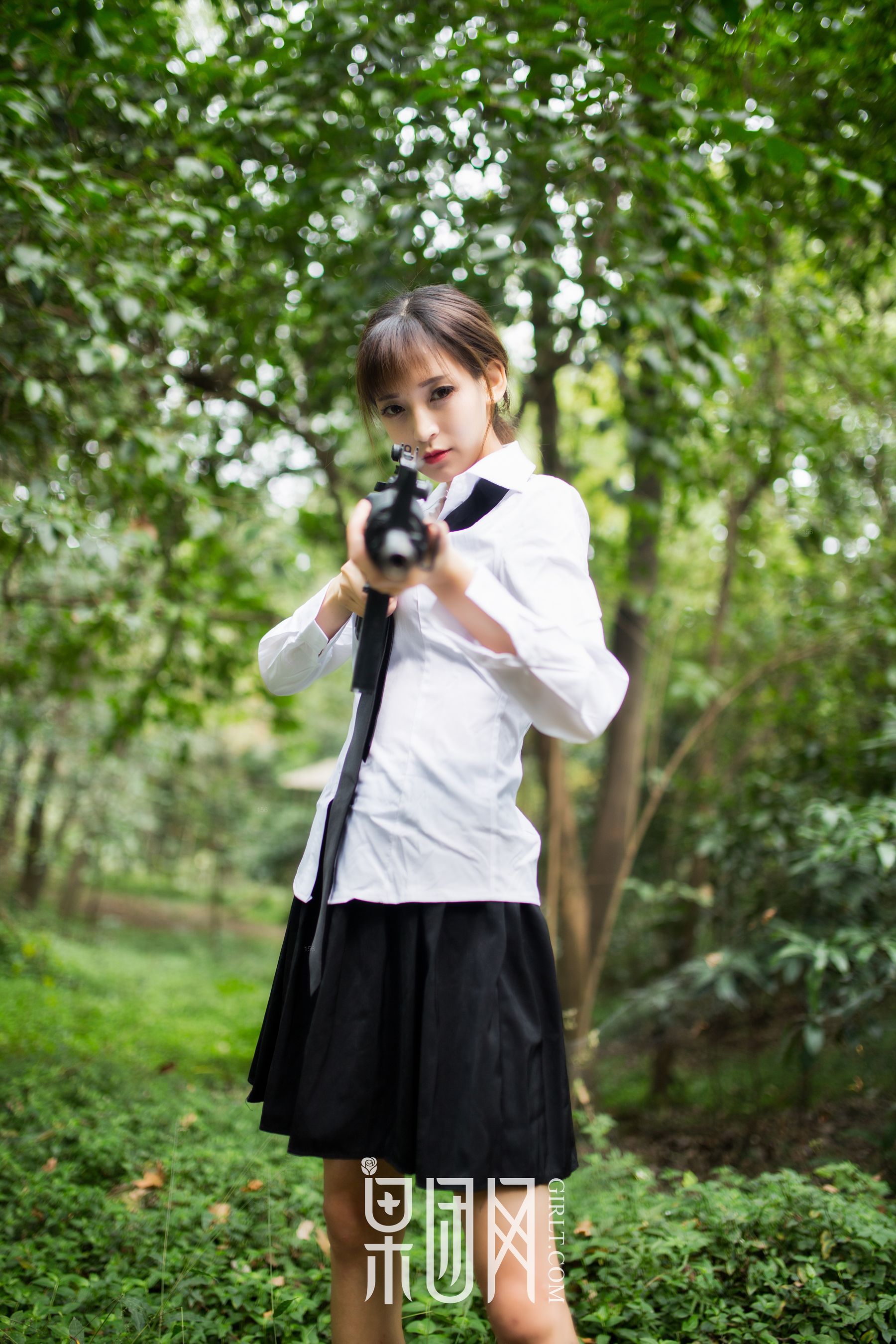 蘑菇《美女野外激战，性感撩人！》  NO.109-图0