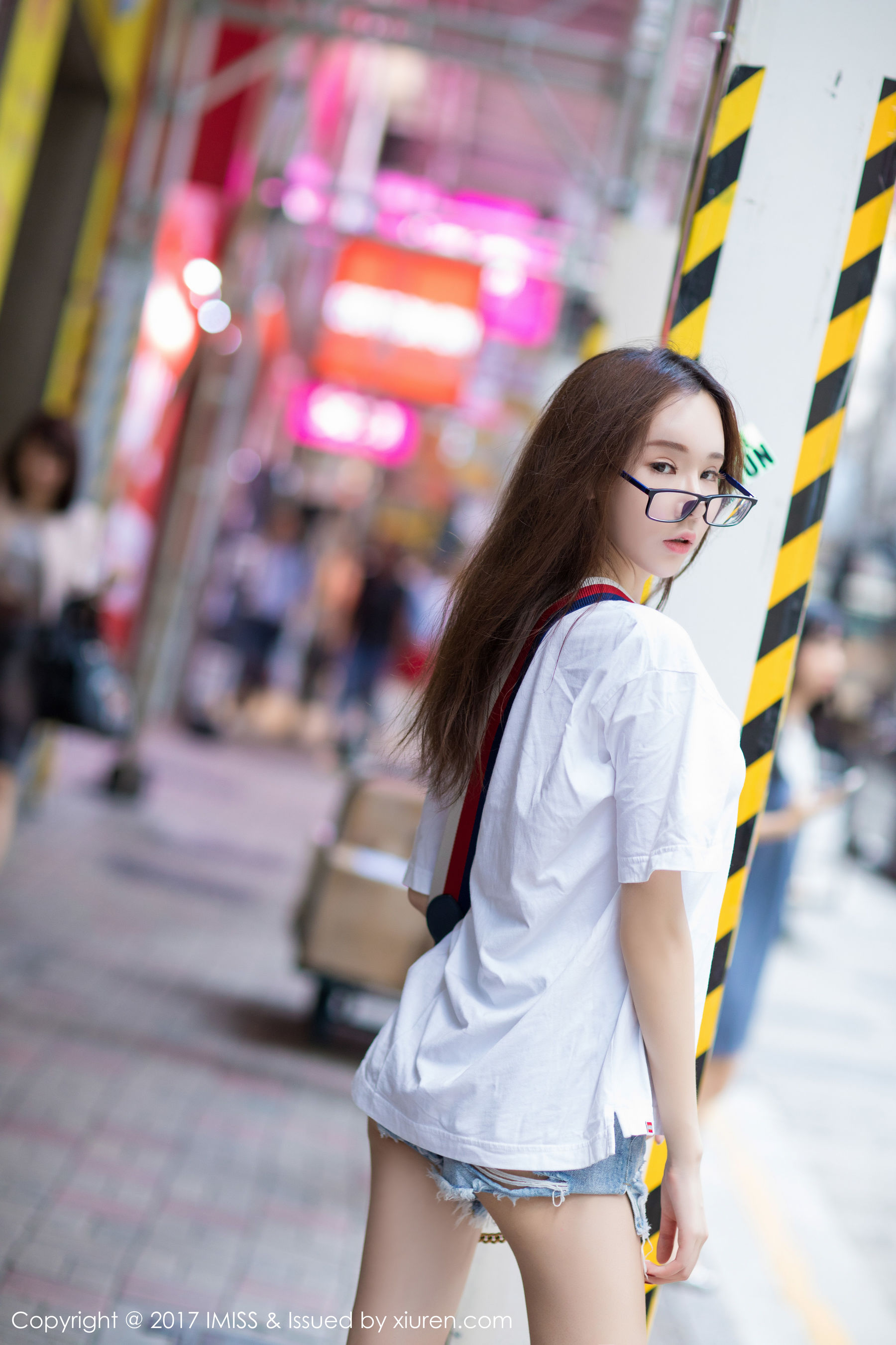 萌琪琪Irene《黑丝美腿+街拍OL萌软妹》  VOL.199-图45