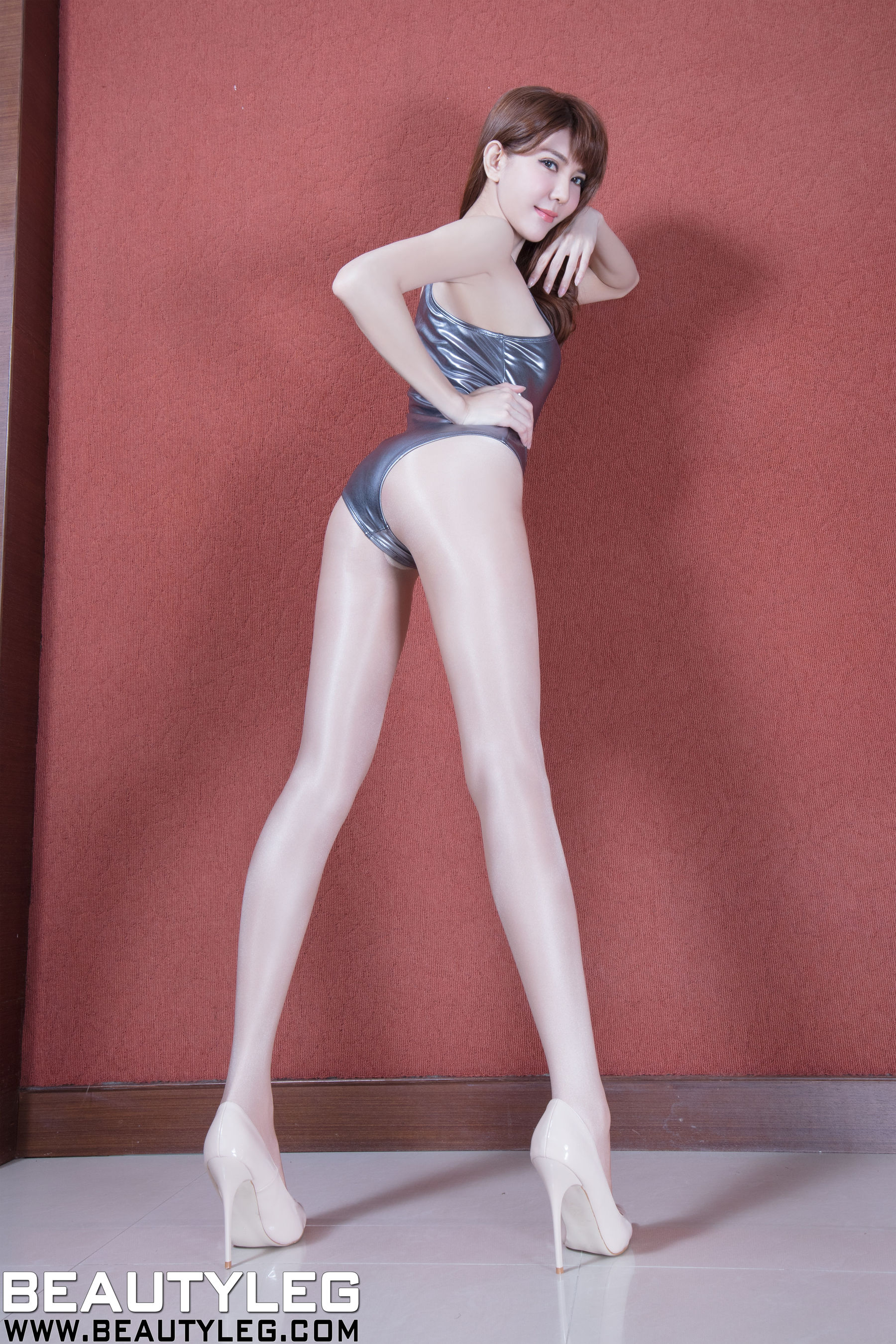 黄淑华Maggie《高叉+黑丝套裙美腿》  No.1565-图12