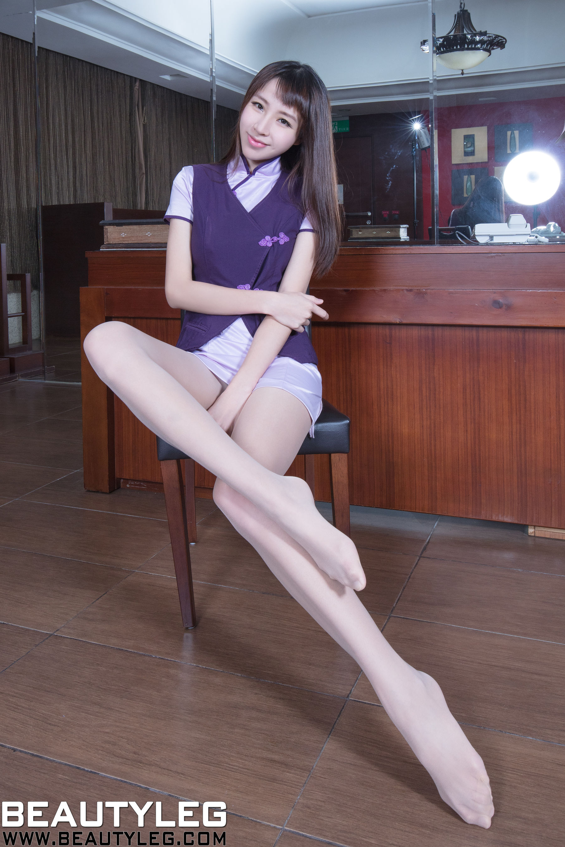 腿模Nancy《制服+透视蕾丝+肉丝美腿》  No.1580-图21