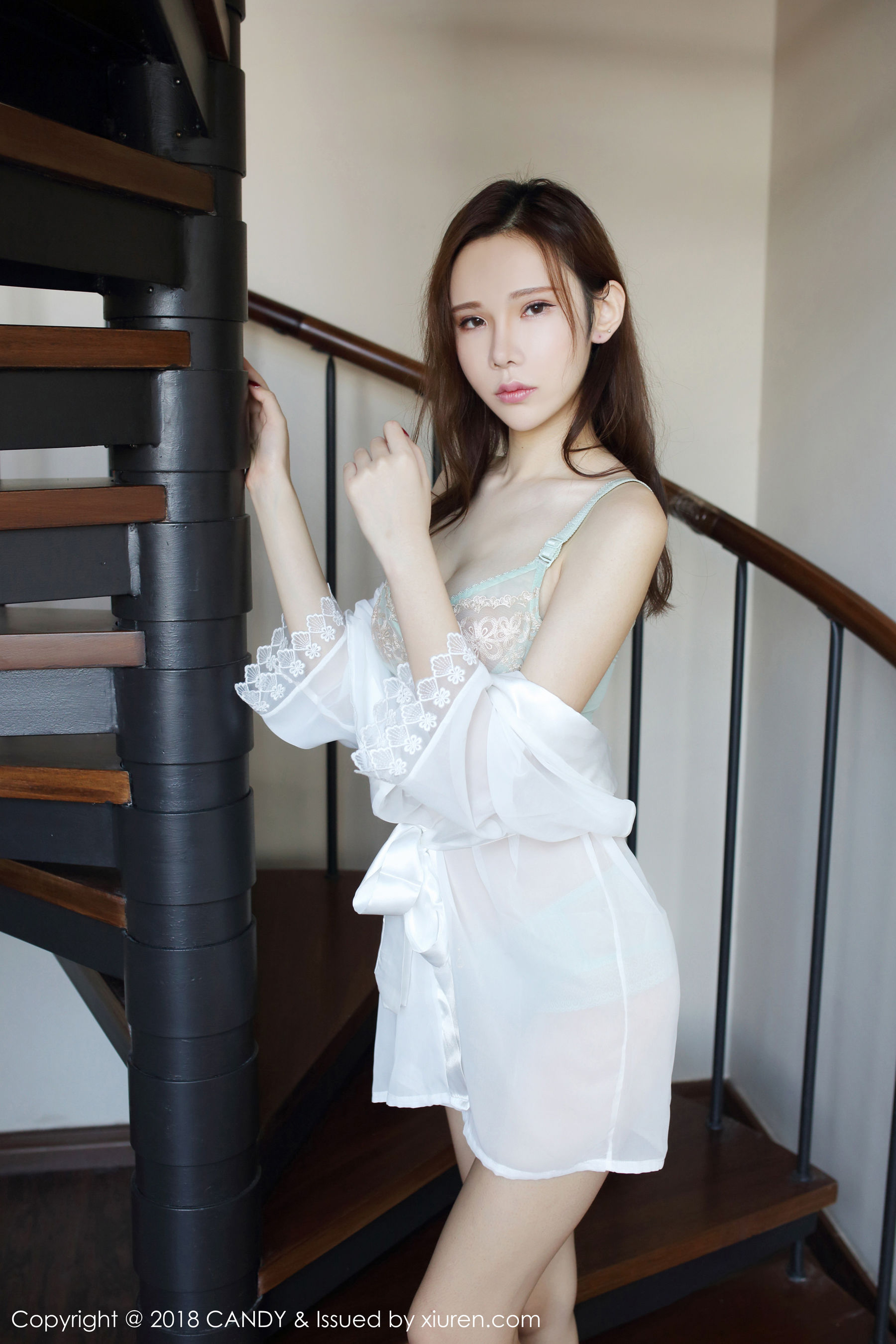 萌琪琪Irene《沙发+睡衣系列》  Vol.049-图36
