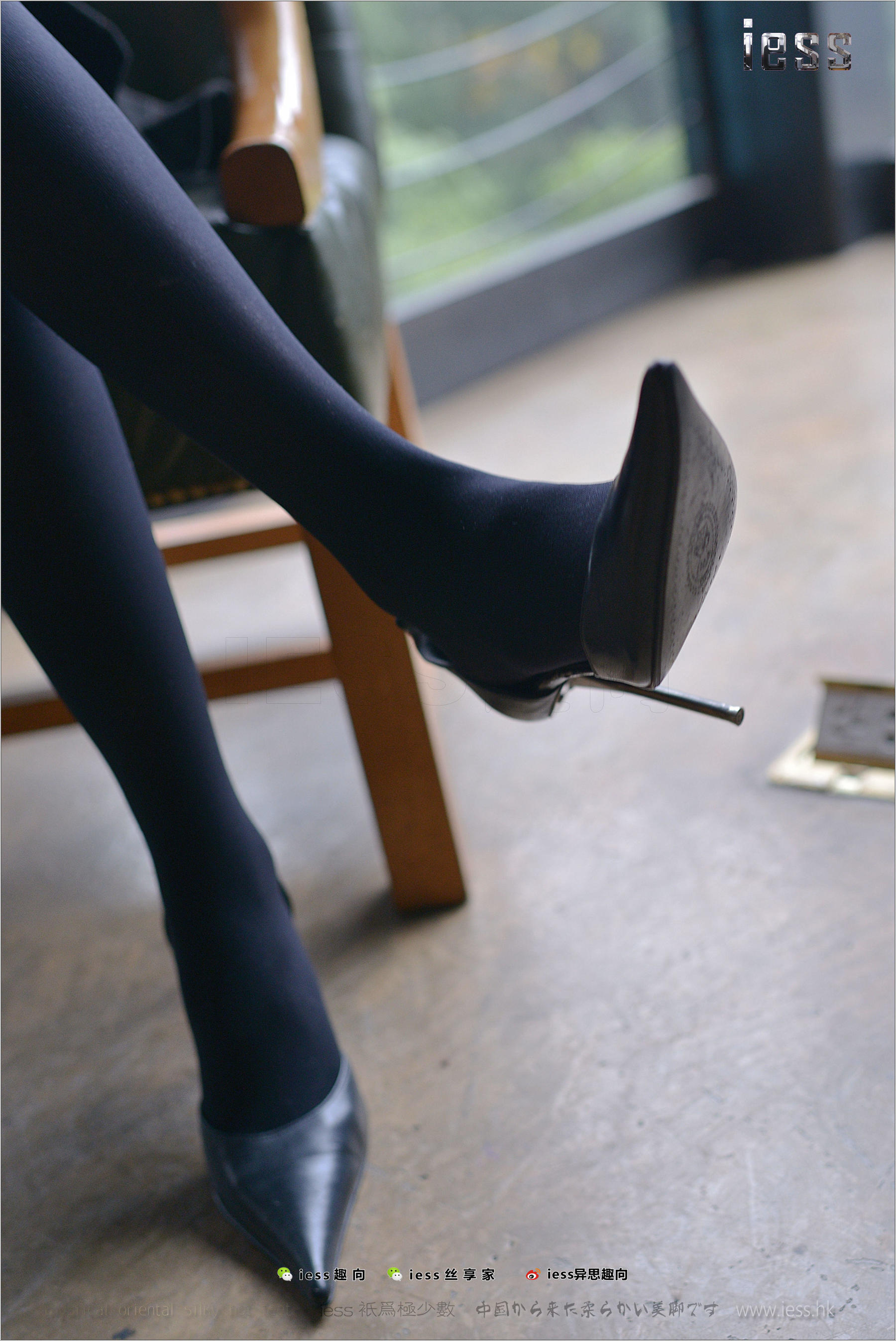 若琪《50D厚黑丝和超尖头高跟》  丝足便当195-图9