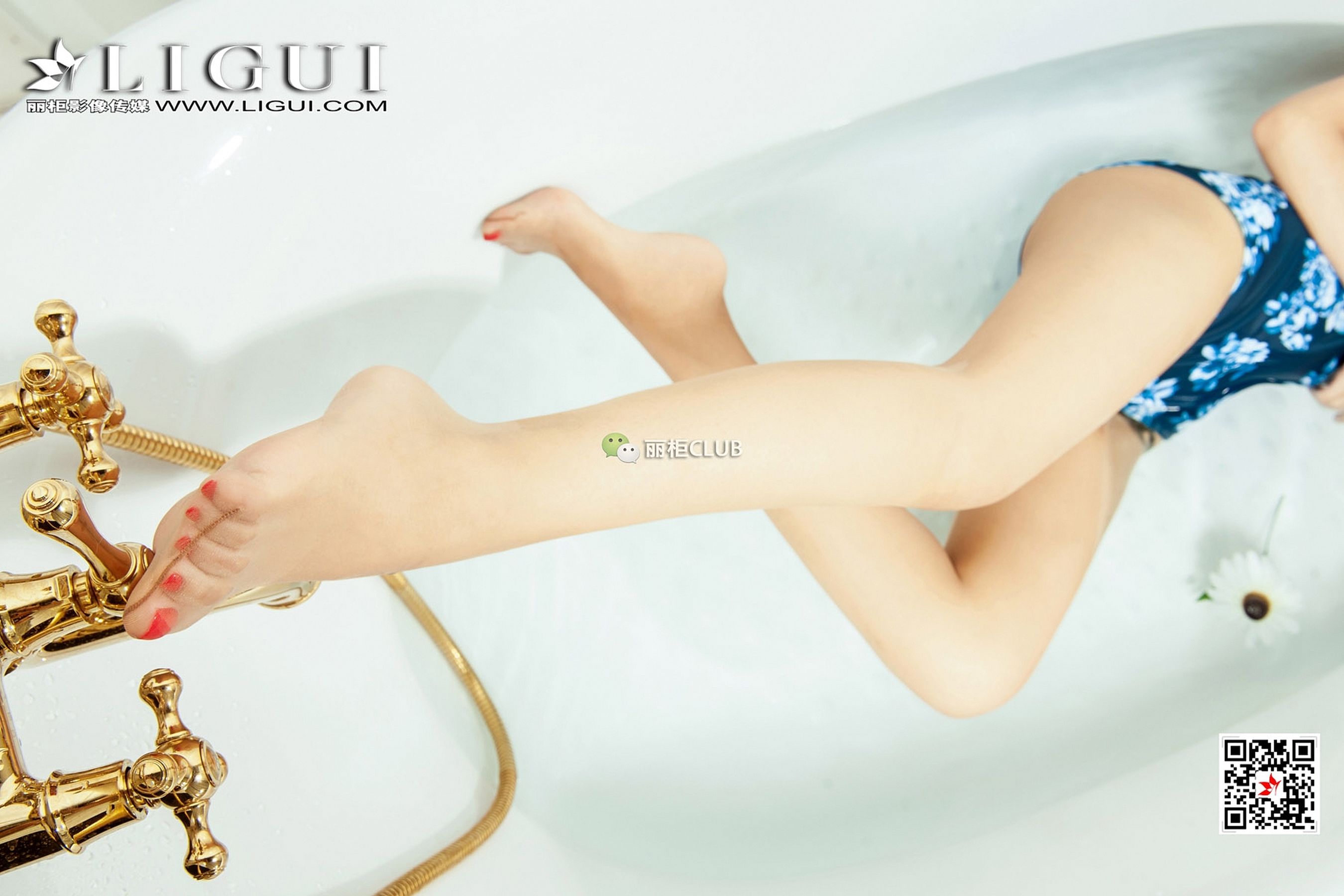 Model 悠悠《浴缸玉足》-图1