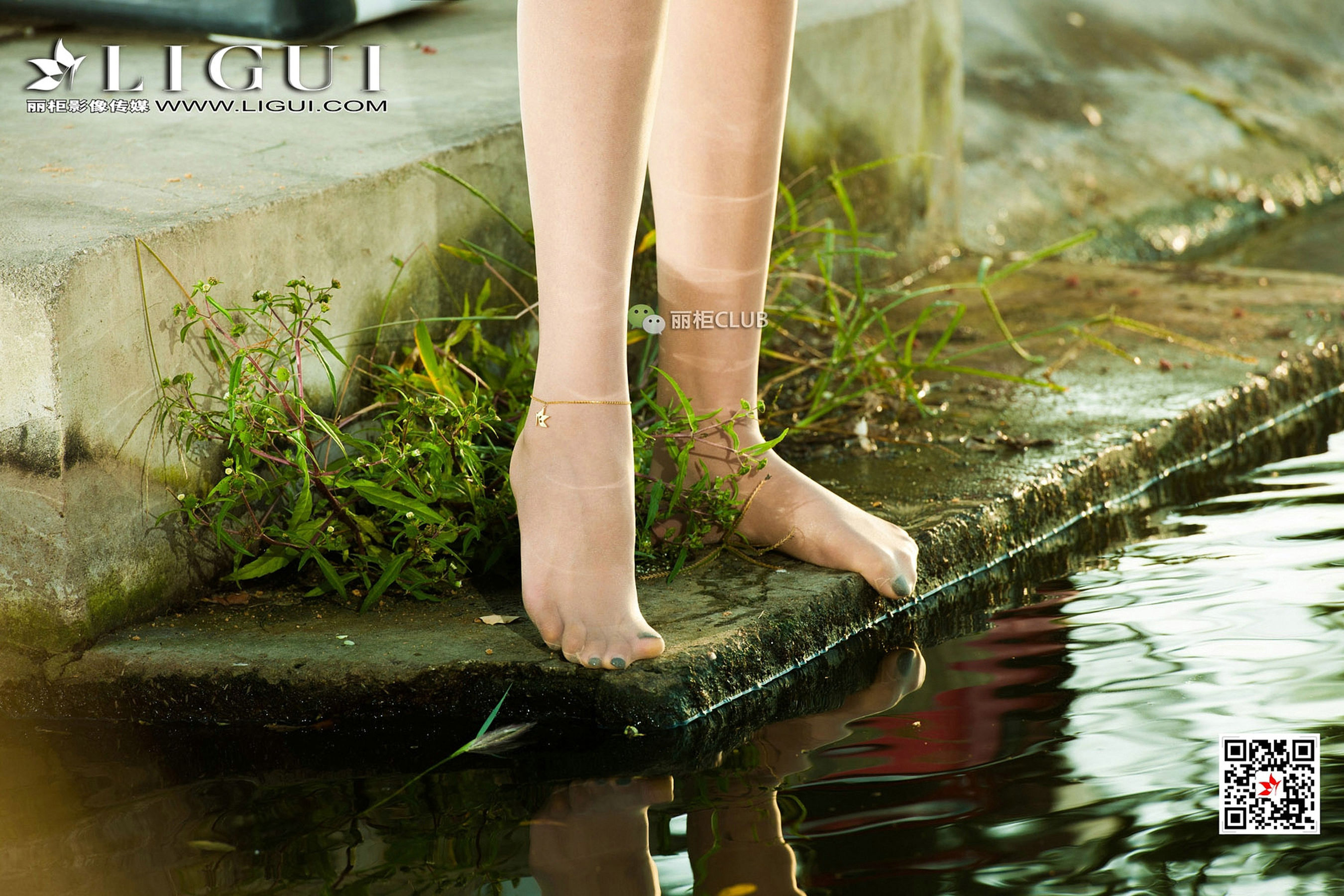 Model 温蒂《牛仔热裤+街拍美腿》-图4