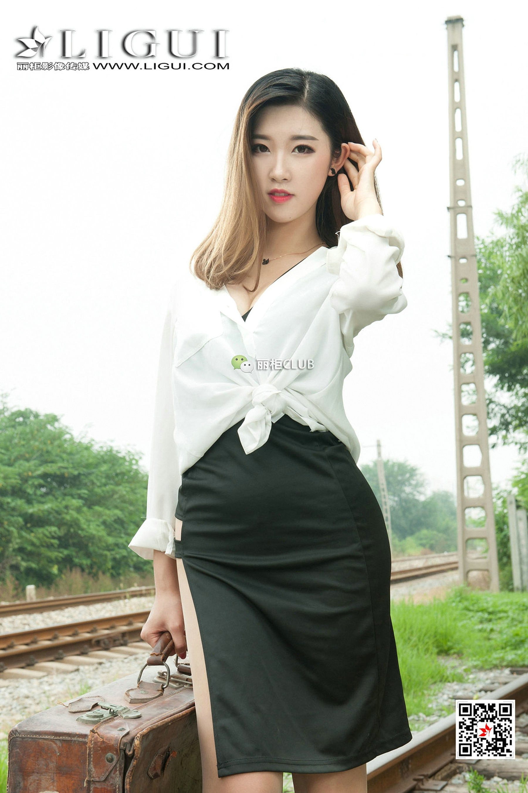 Model 筱筱《火车道OL丝足》-图27