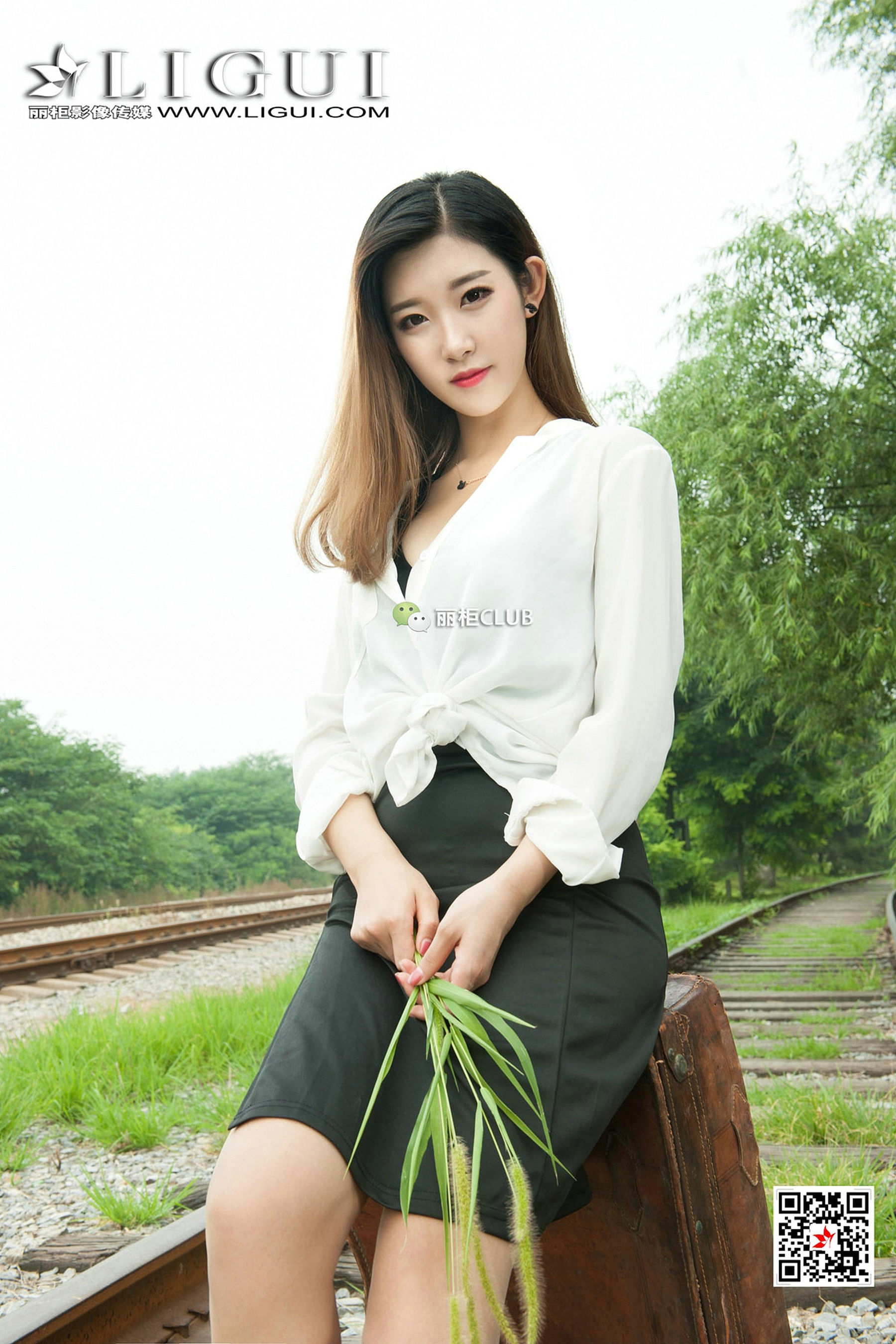 Model 筱筱《火车道OL丝足》-图42