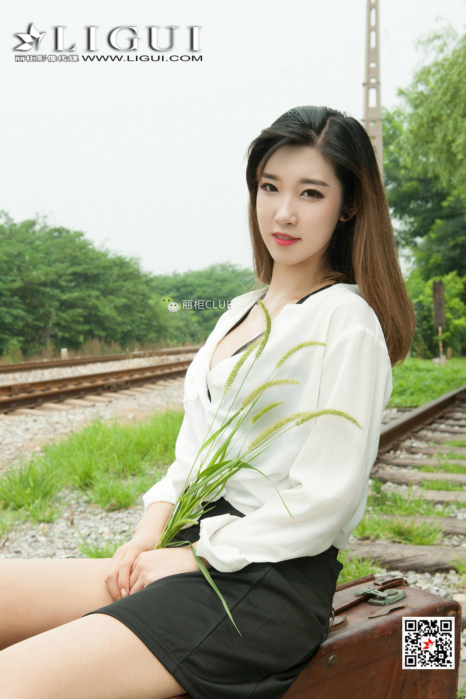 Model 筱筱《火车道OL丝足》-图53