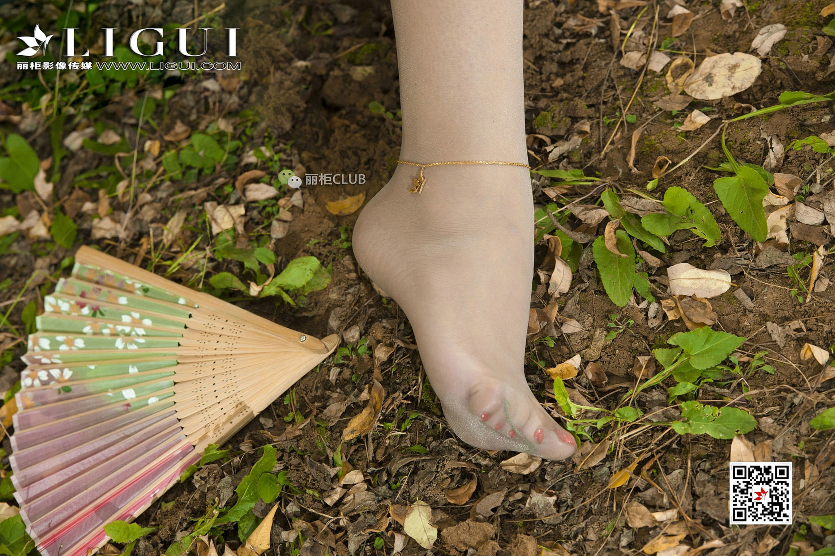 Model 悠悠《黄昏优雅旗袍唯美丝足》-图32