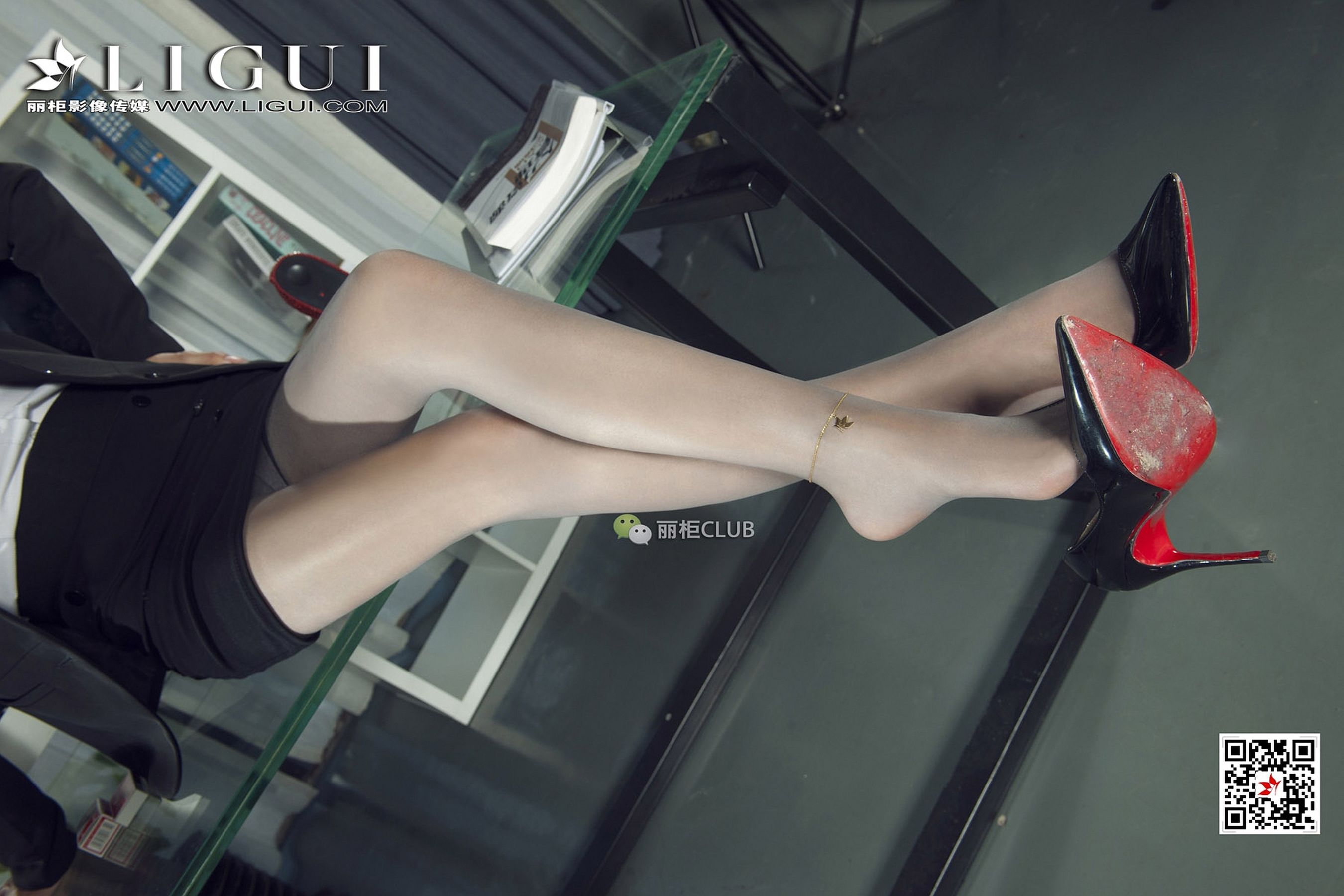 Model 一梦《办公室灰丝OL》-图2