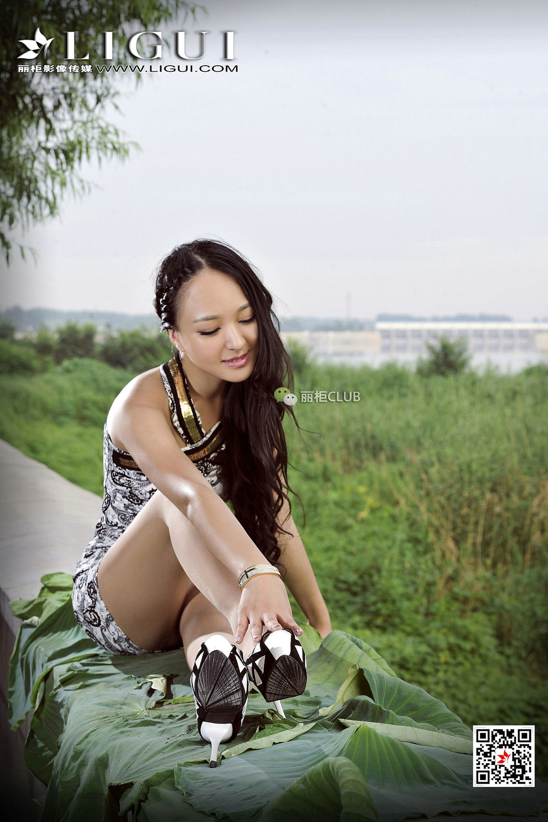 Model 腿模Amily《连衣套裙+肉丝足》-图5