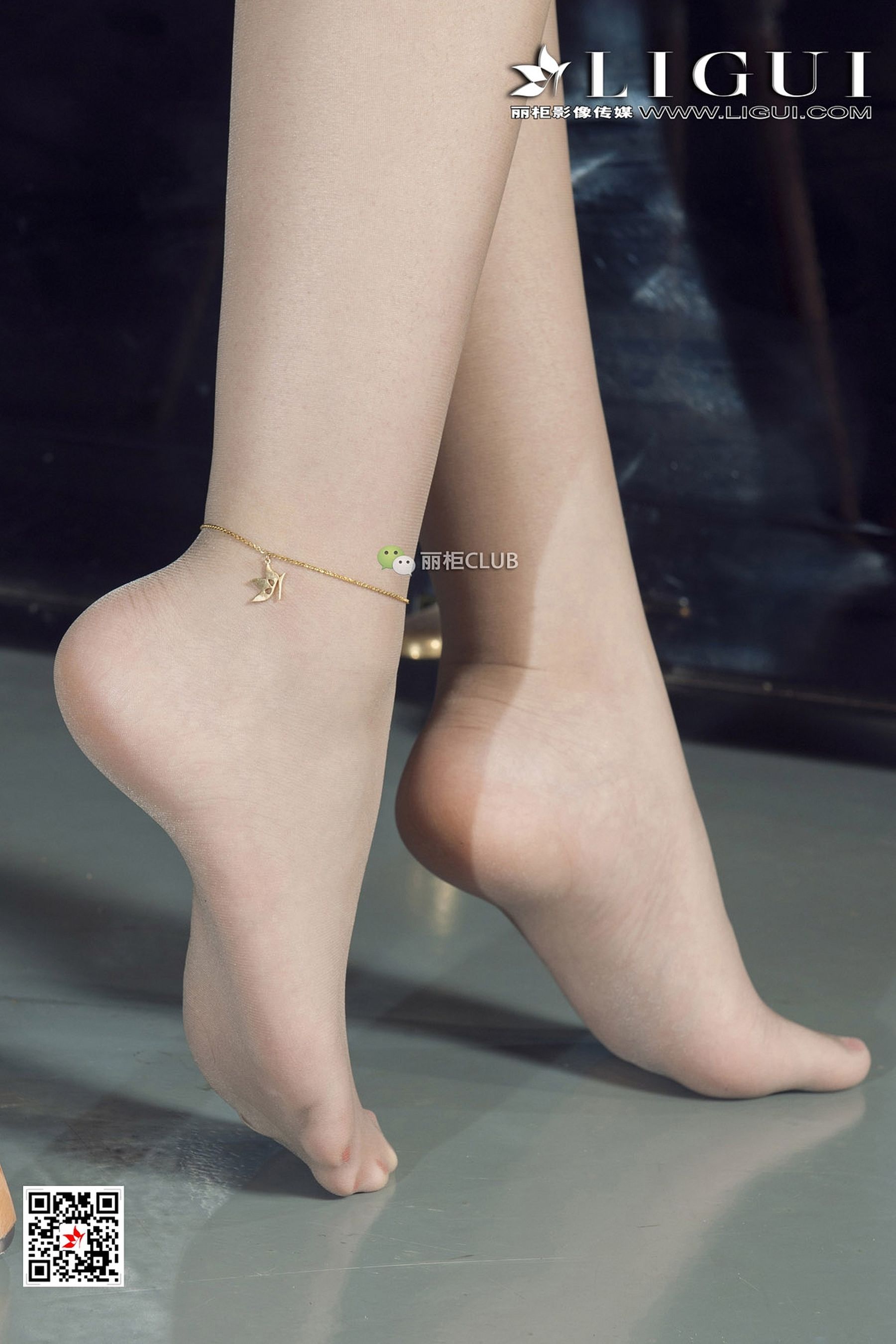 Model 刘镗《办公室肉丝袜美腿丝足》-图26