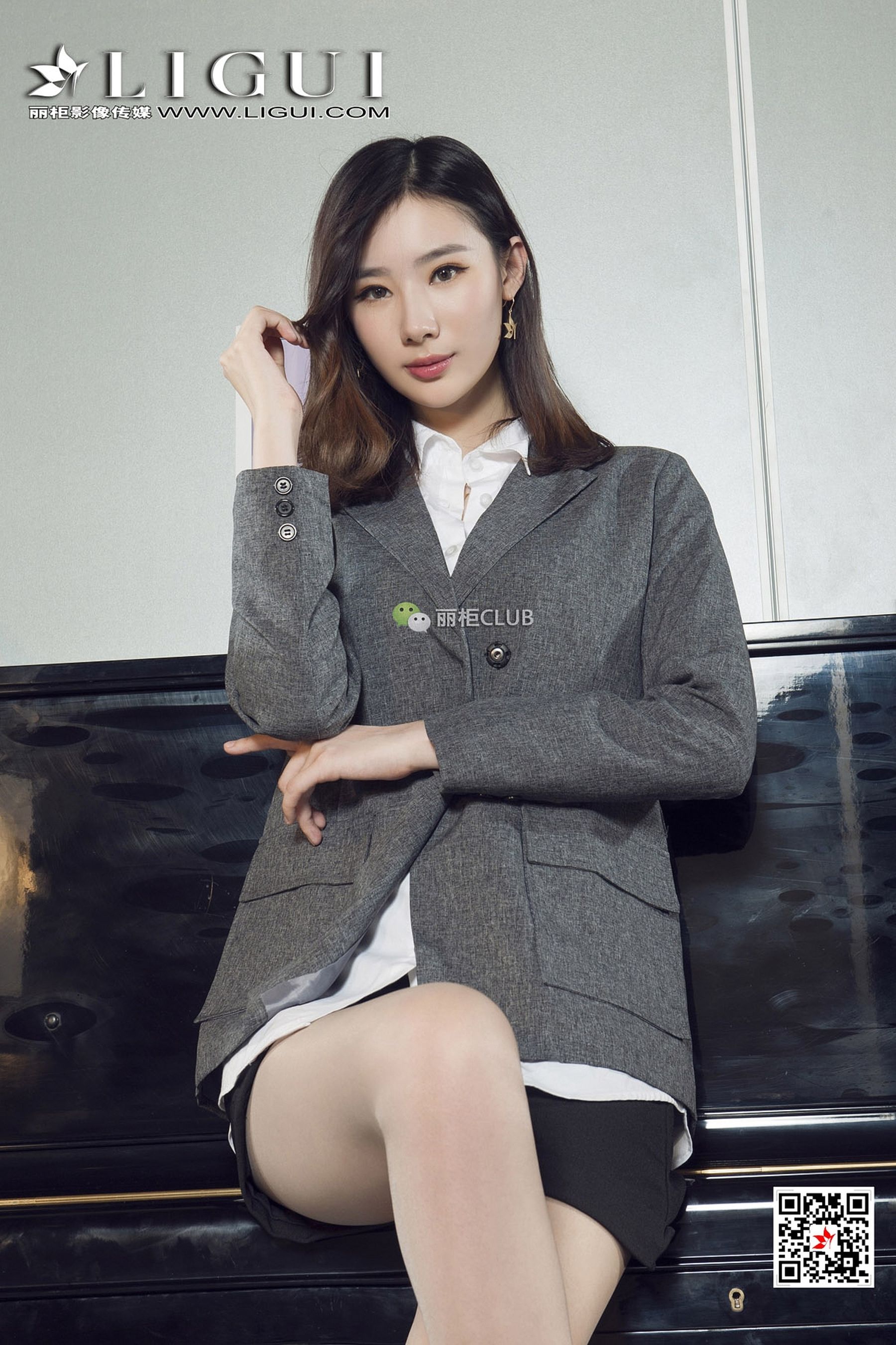 Model 刘镗《办公室肉丝袜美腿丝足》-图53
