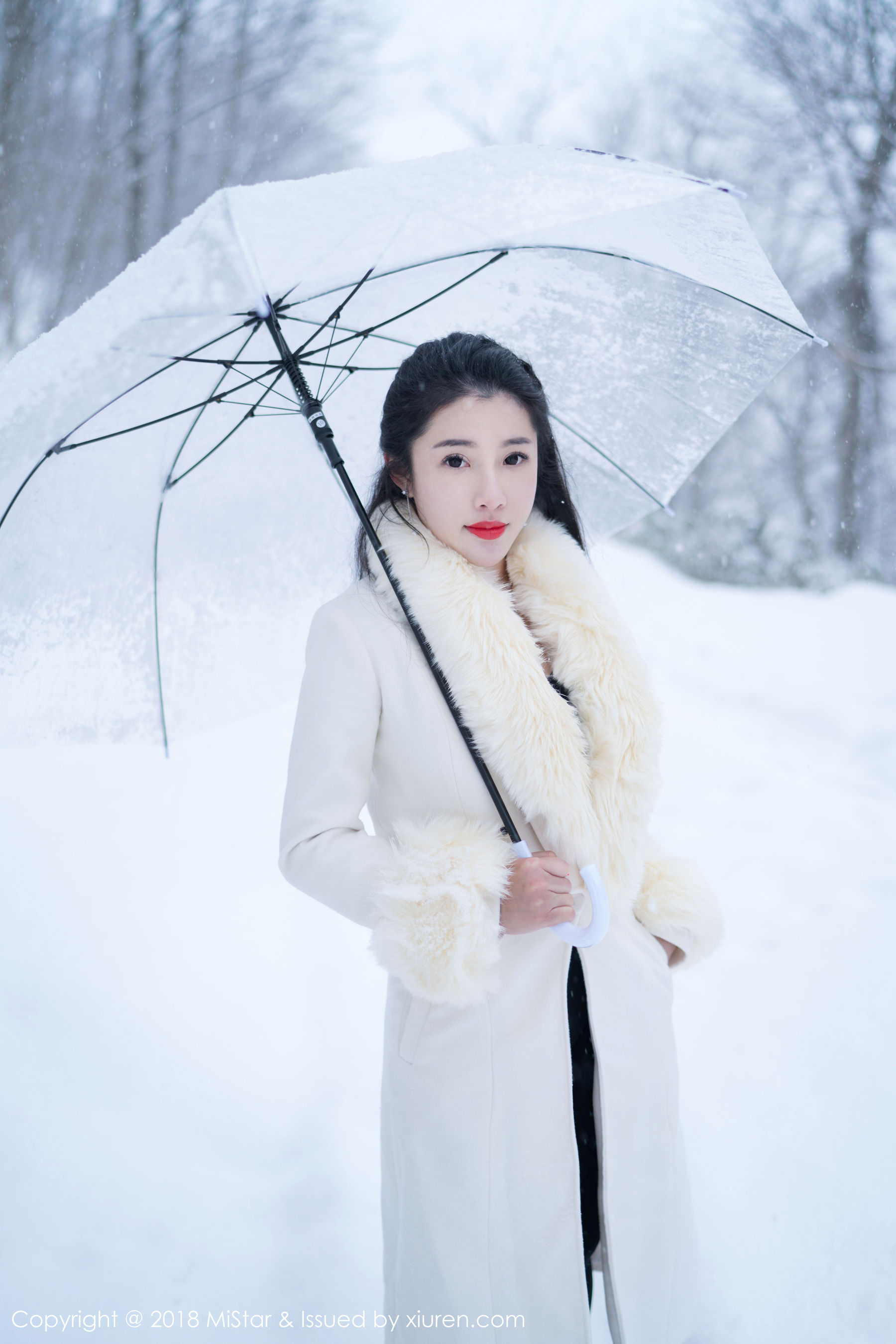 陈嘉嘉Tiffany《雪中有佳人+性感肚兜》  VOL.216-图32