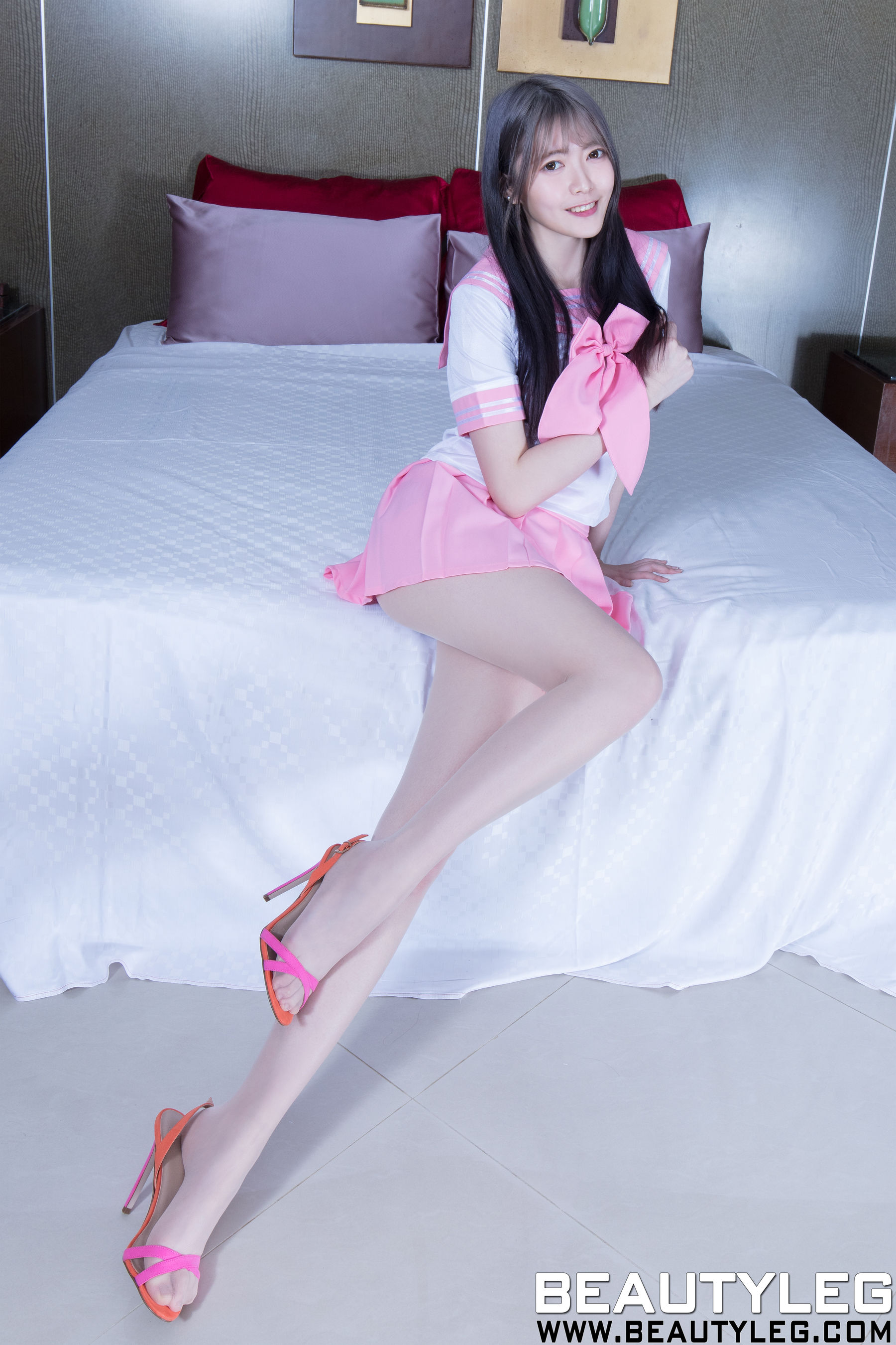 黄品瑄Brindy《短裙制服高跟美腿》  No.1605-图40
