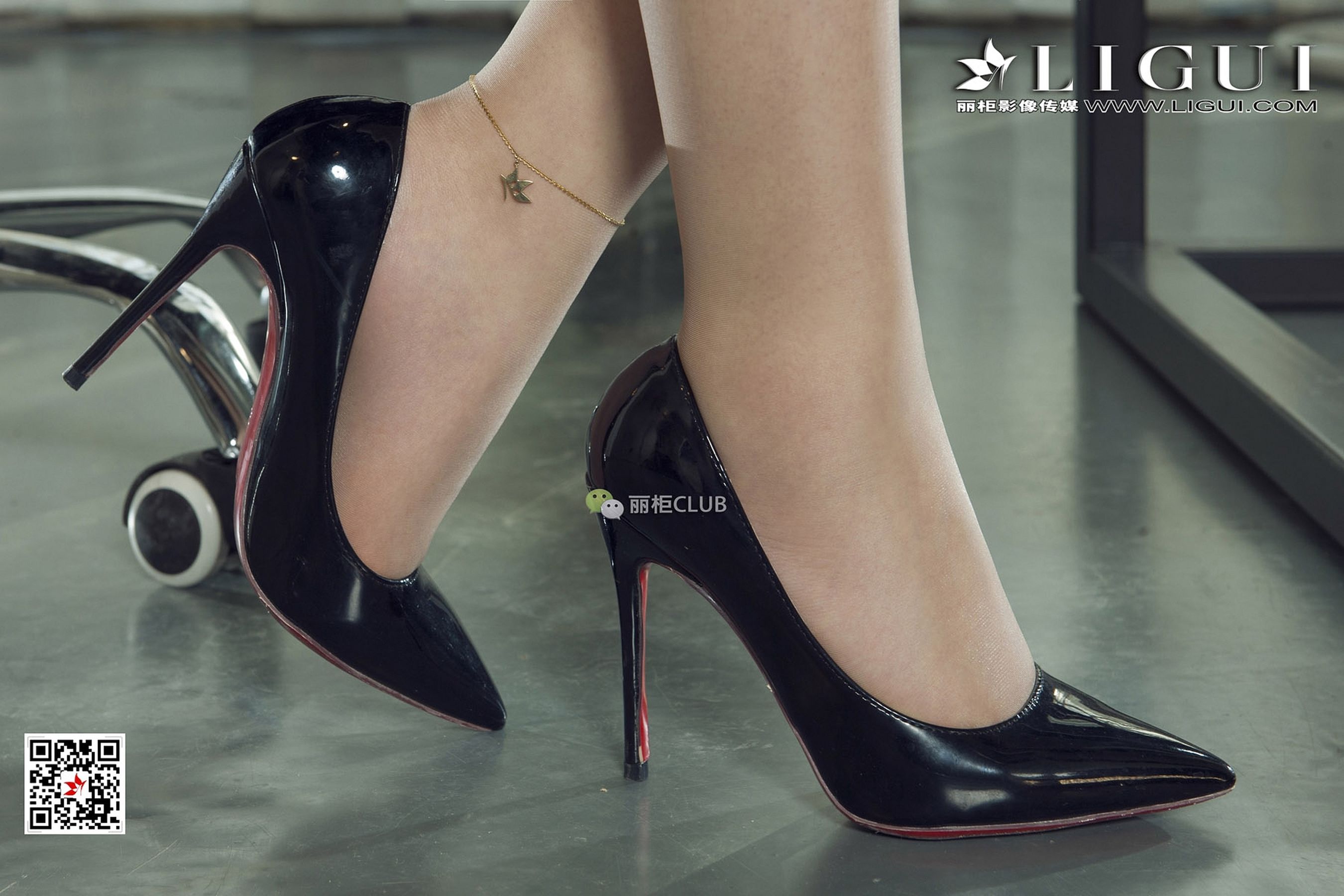 Model 腿模桐桐《办公室OL肉丝》-图25