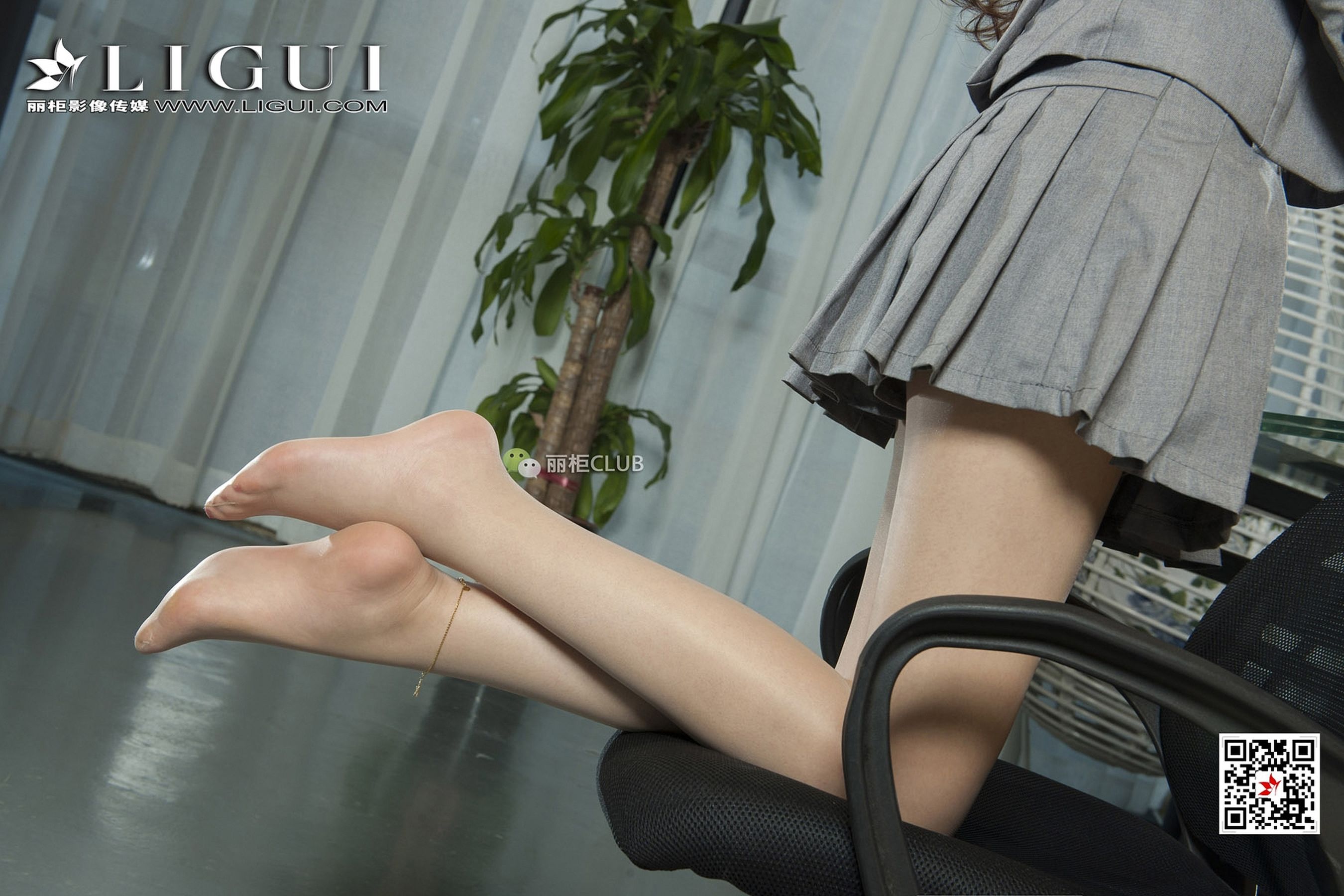 Model 腿模桐桐《办公室OL肉丝》-图53