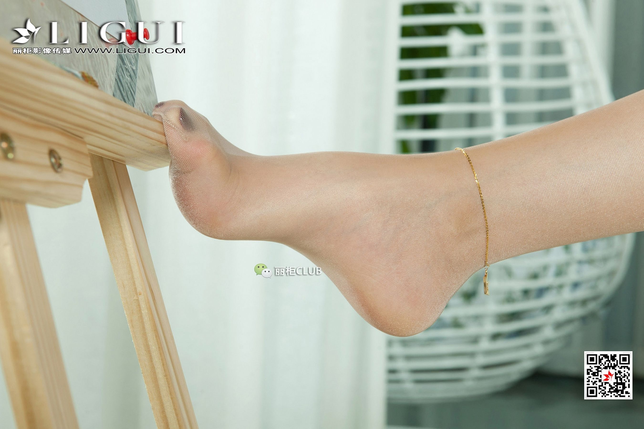 腿模敏儿《爱画画的肉丝美女》-图45
