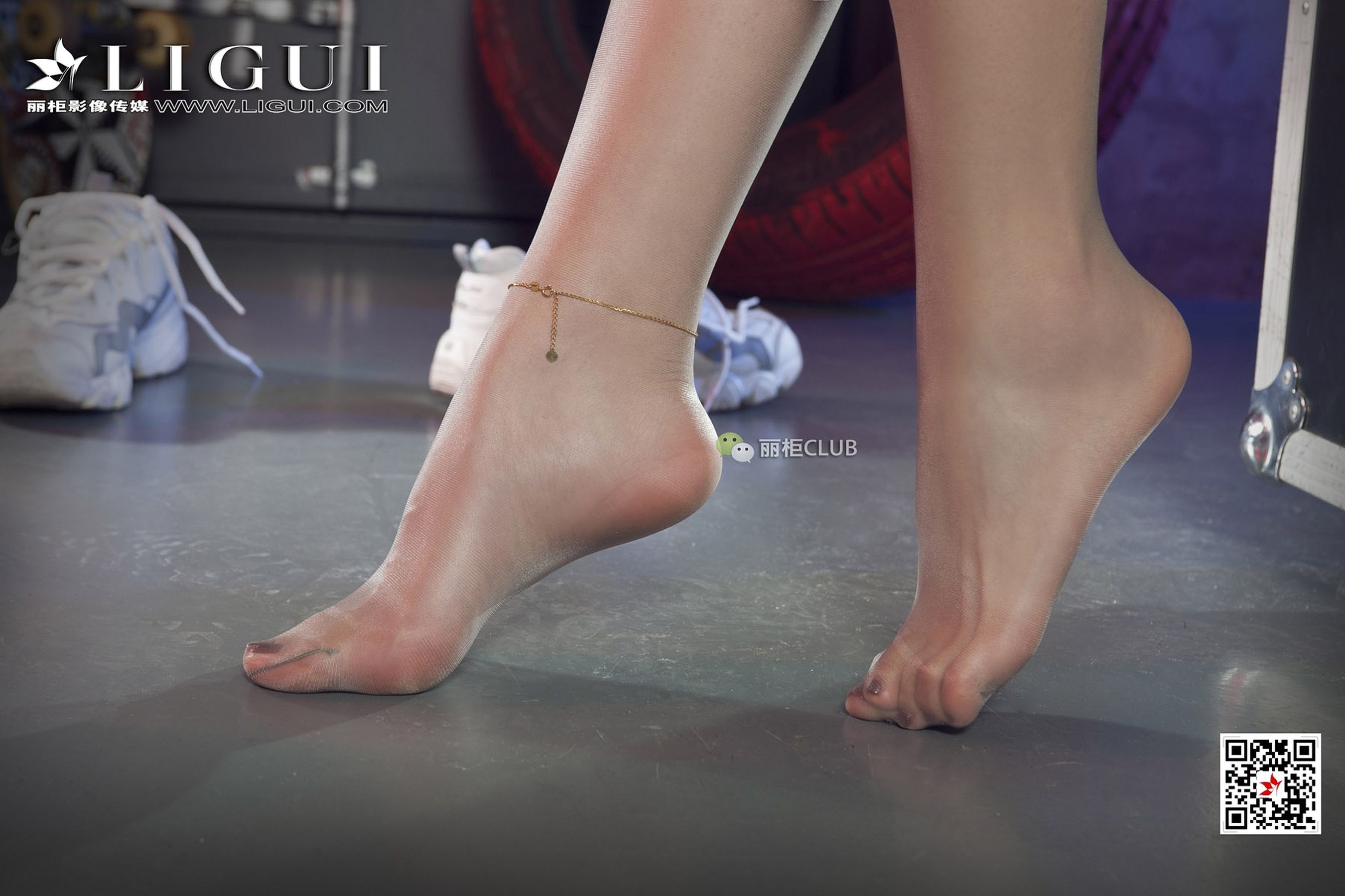 腿模筱筱《运动风丝袜妹子》-图22