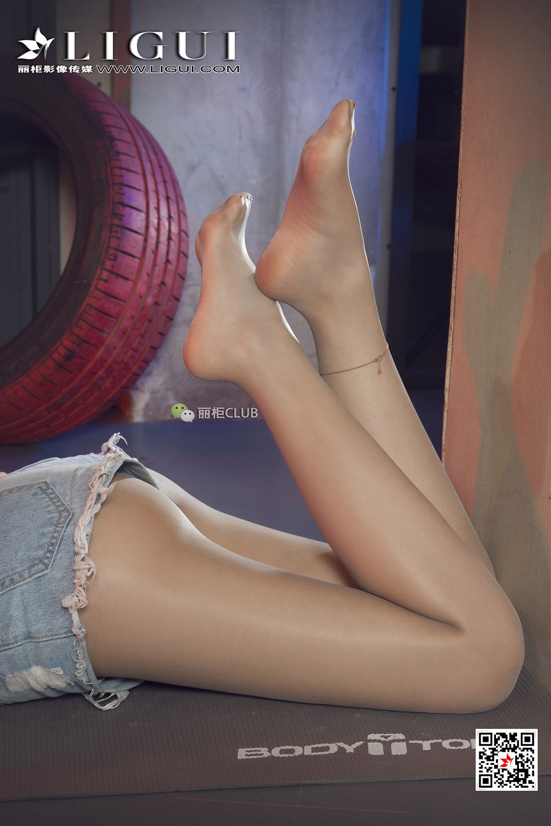 腿模筱筱《运动风丝袜妹子》-图32