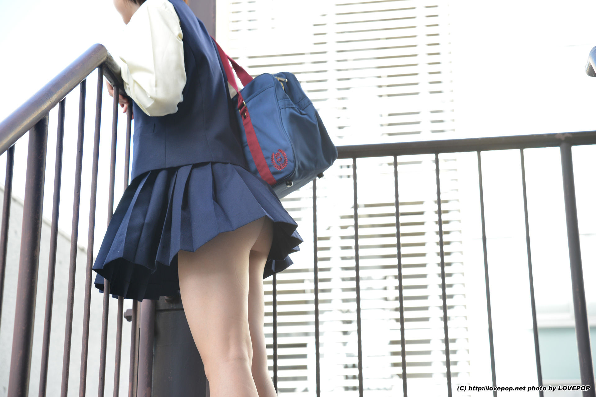 笹山りん《校服诱惑》-图0