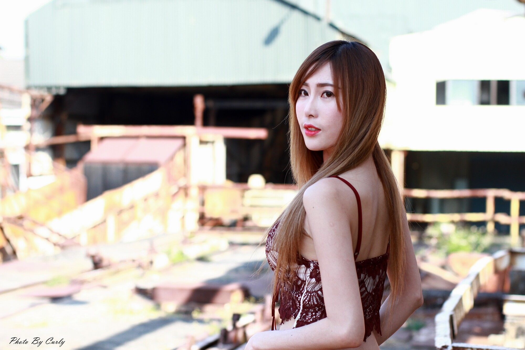 黄艾比Abbie《橋頭糖廠 黑丝+蕾丝+热裤》-图29