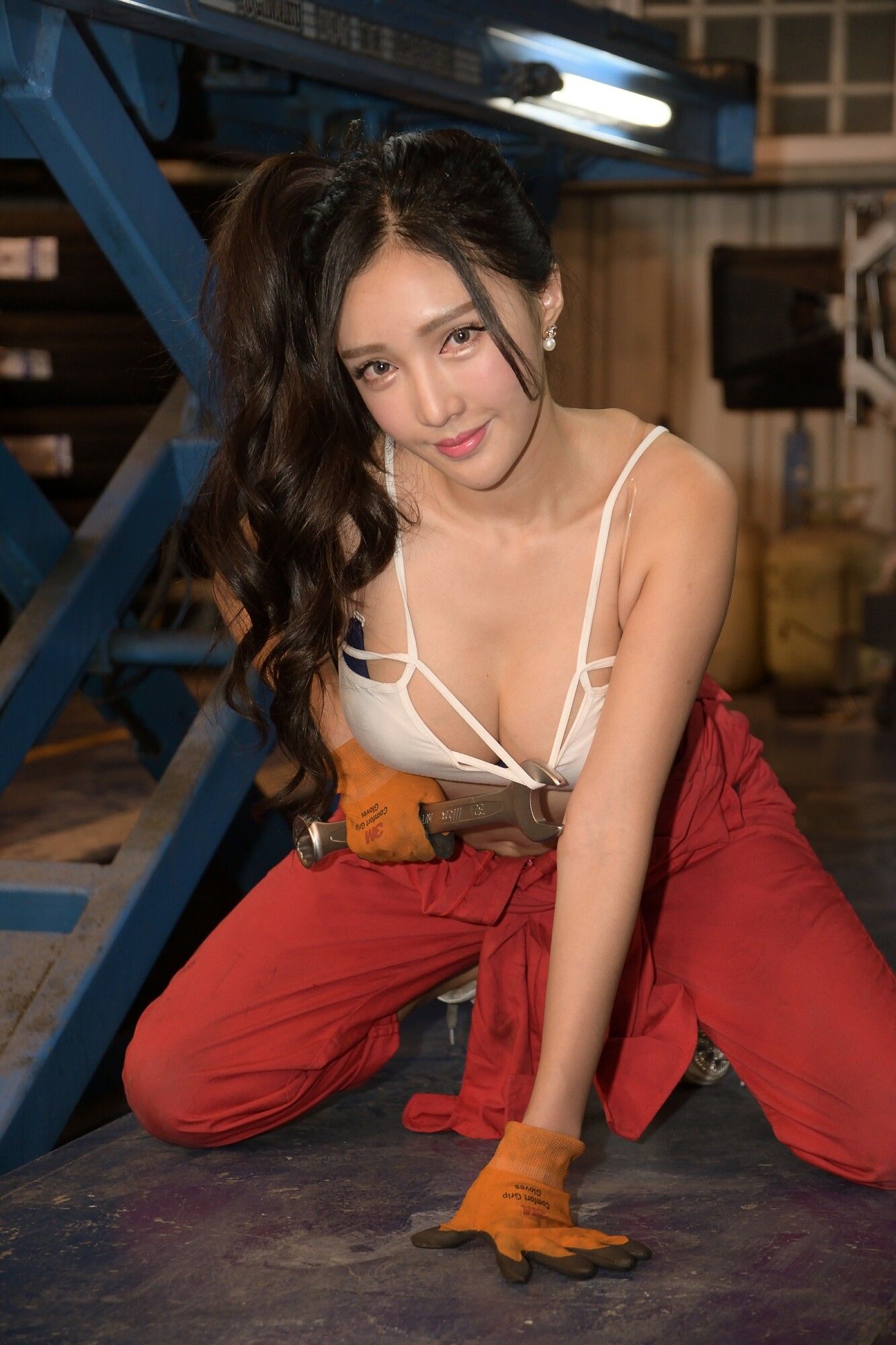 赵芸Syuan《美颜的汽车修理工》-图13