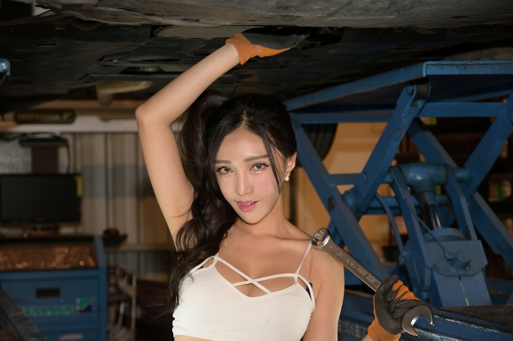 赵芸Syuan《美颜的汽车修理工》-图28