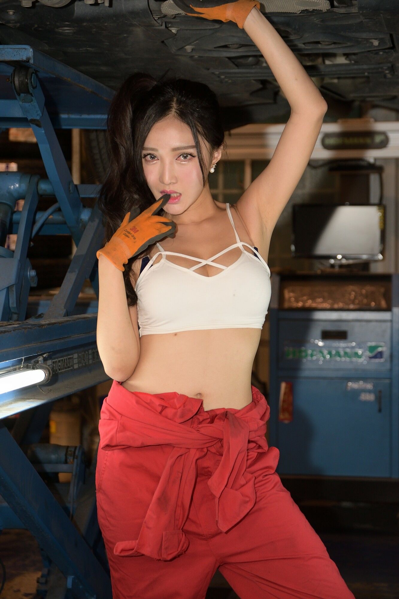 赵芸Syuan《美颜的汽车修理工》-图44