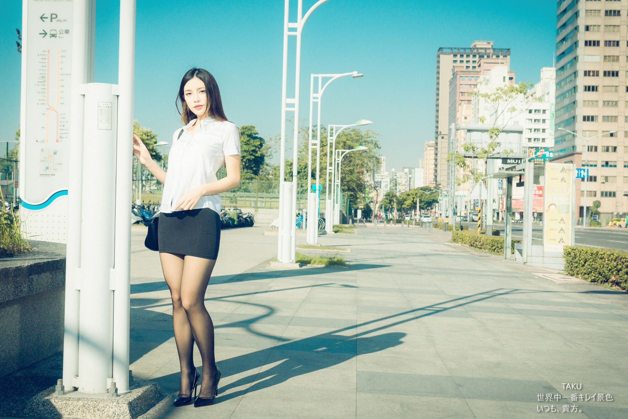 黄书庭 OL黑絲外拍-图17