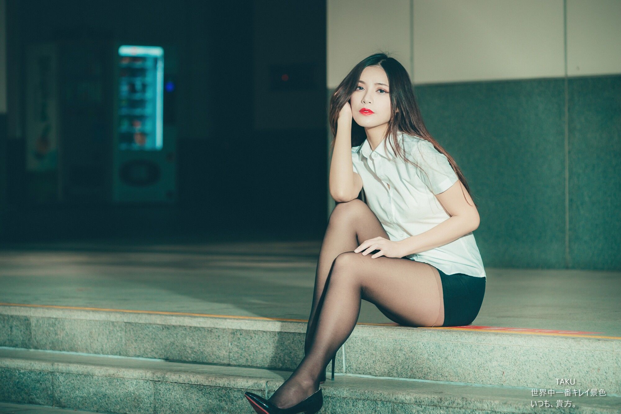 黄书庭 OL黑絲外拍-图42