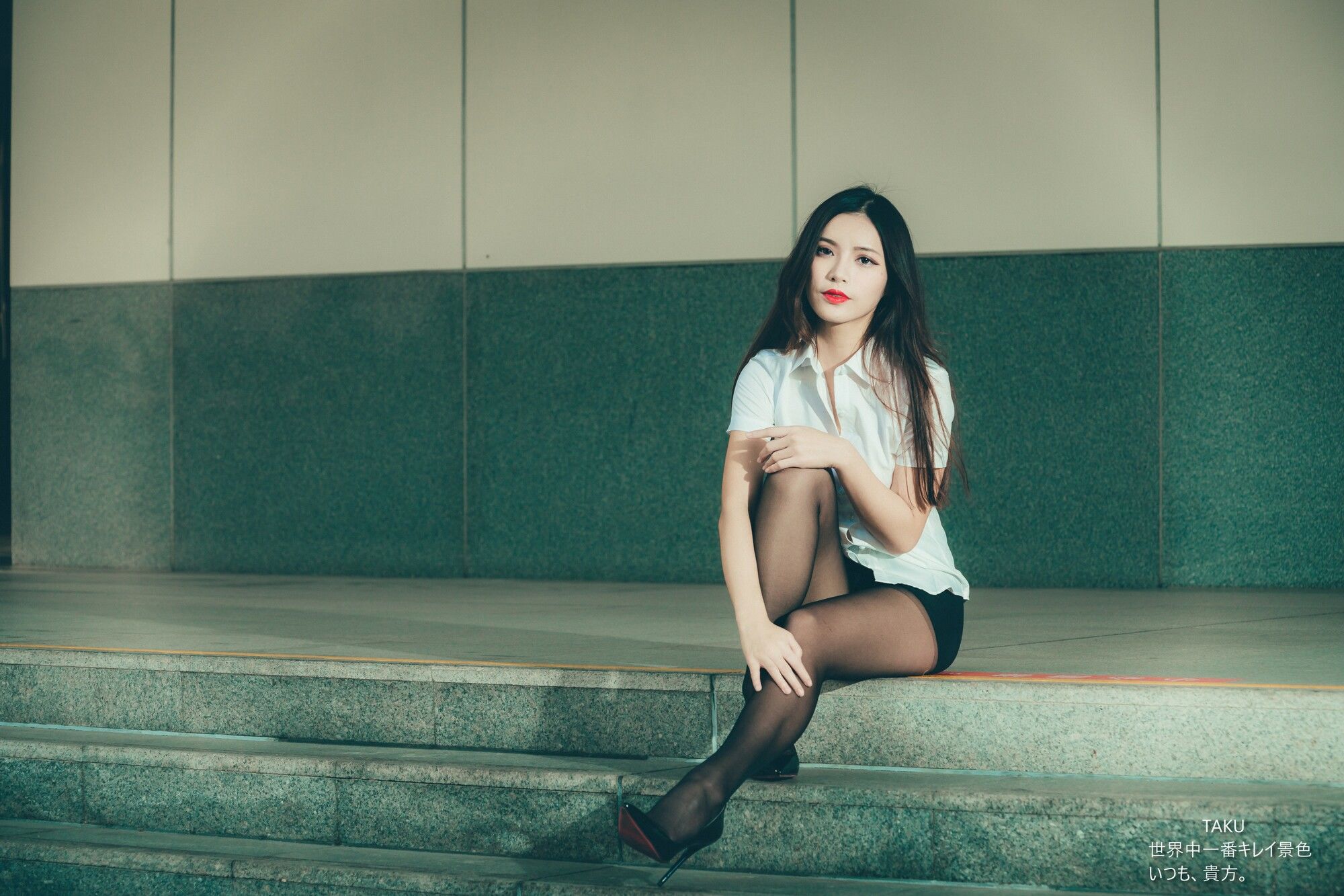 黄书庭 OL黑絲外拍-图44