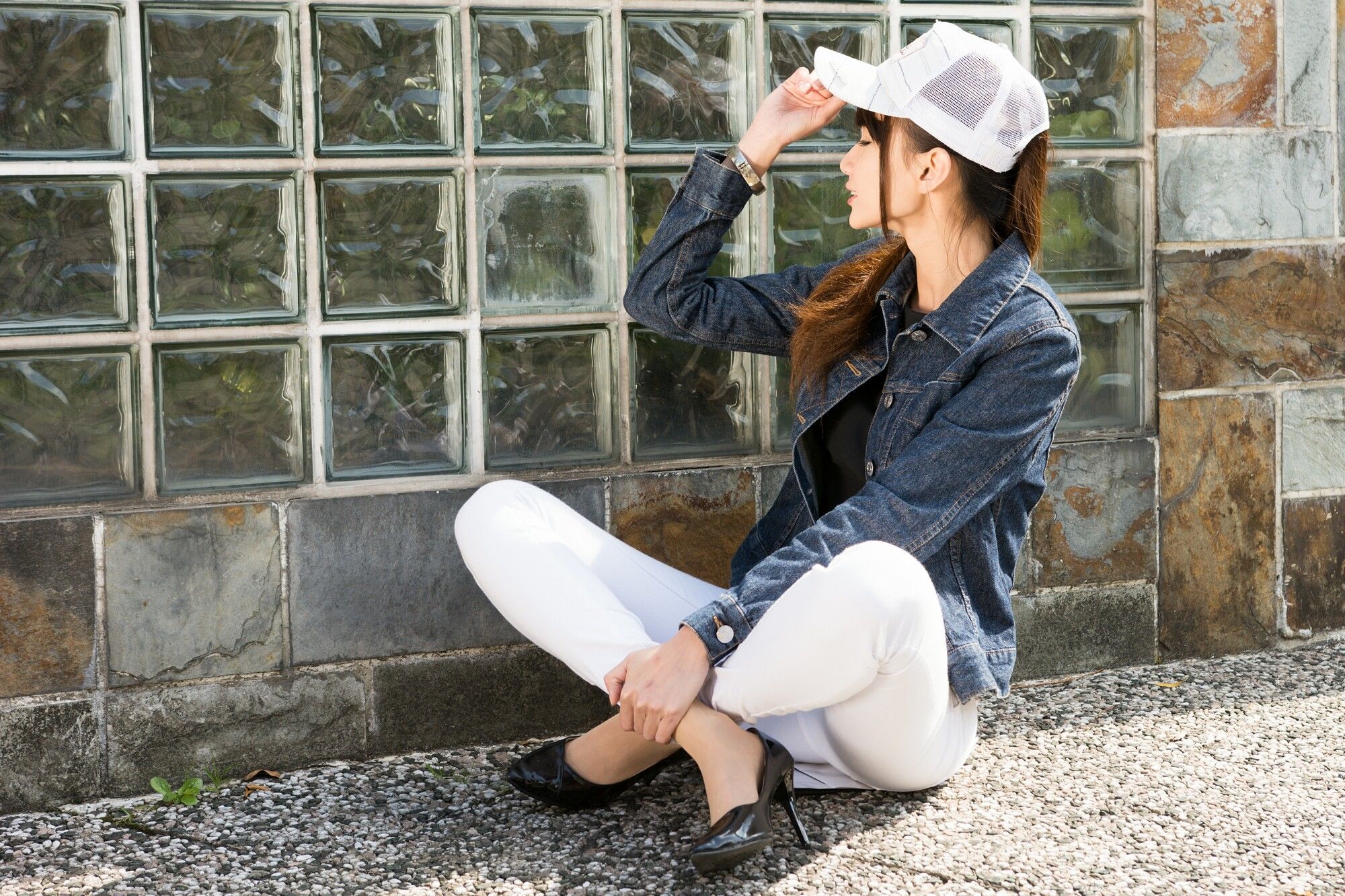 蔡译心《信義區周邊》 牛仔+紧身裤-图12