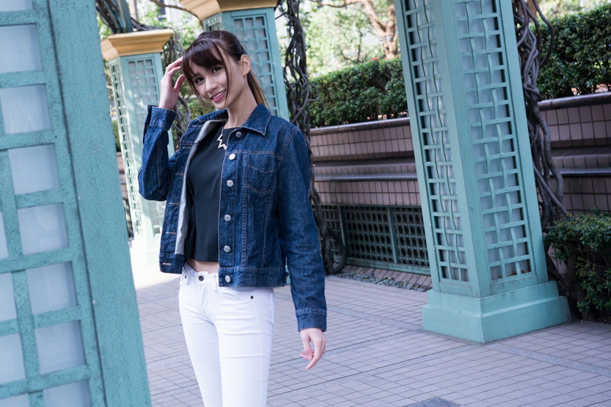 蔡译心《信義區周邊》 牛仔+紧身裤-图18