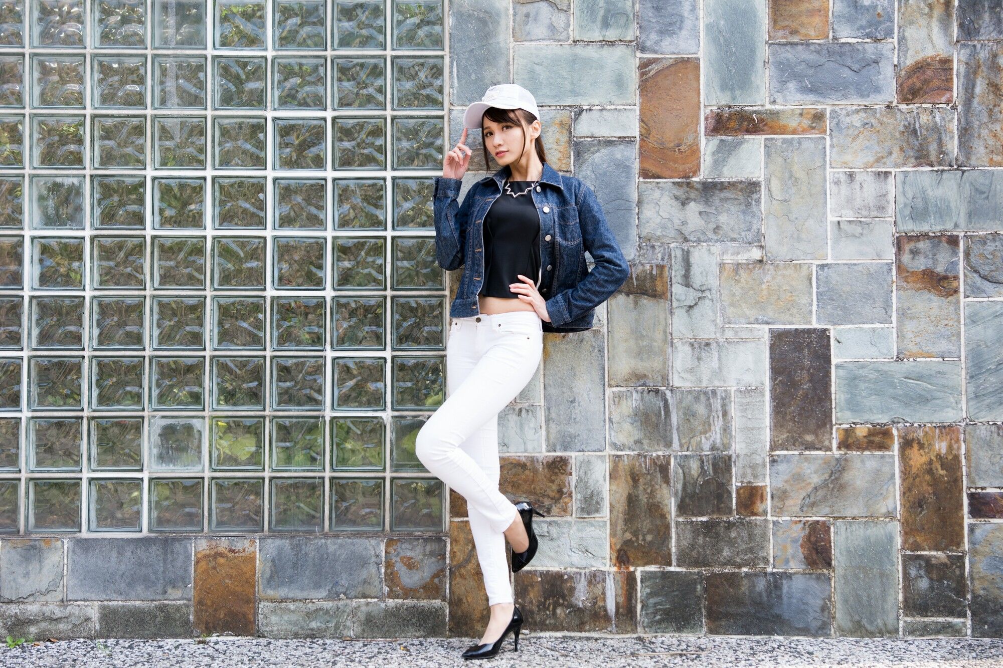 蔡译心《信義區周邊》 牛仔+紧身裤-图27